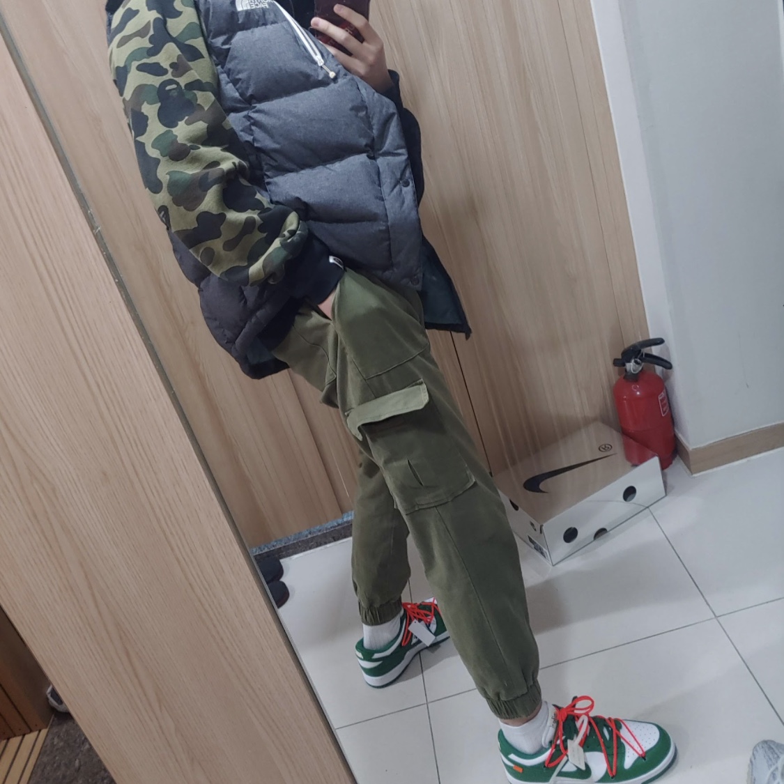 Nike x Off-White Dunk Low Pine Green 착용 스타일