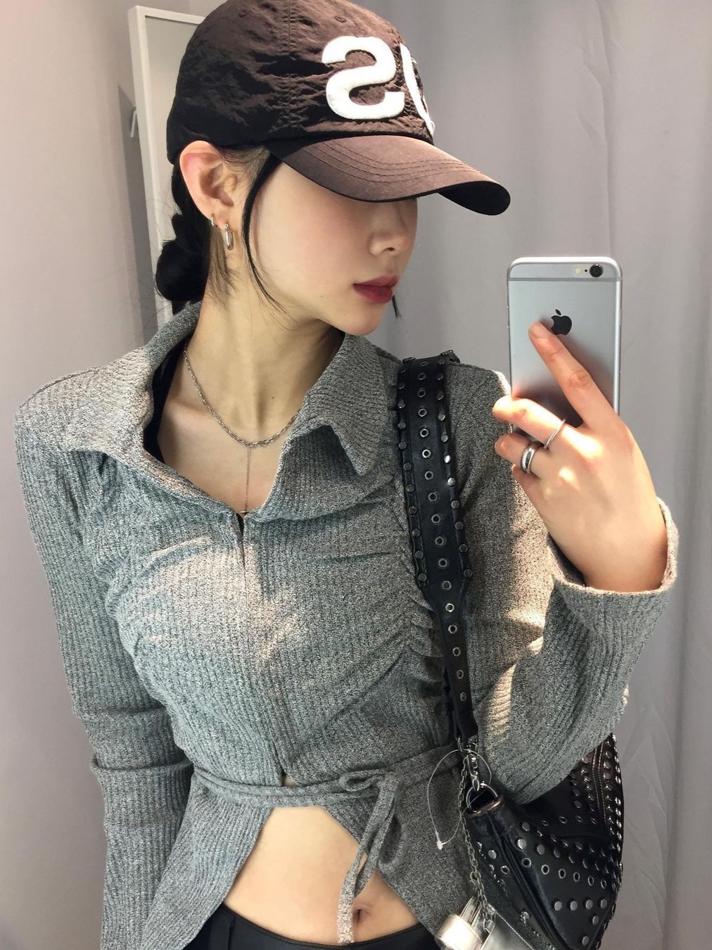 s/e/o Us Cap Black 착용 스타일 - 2