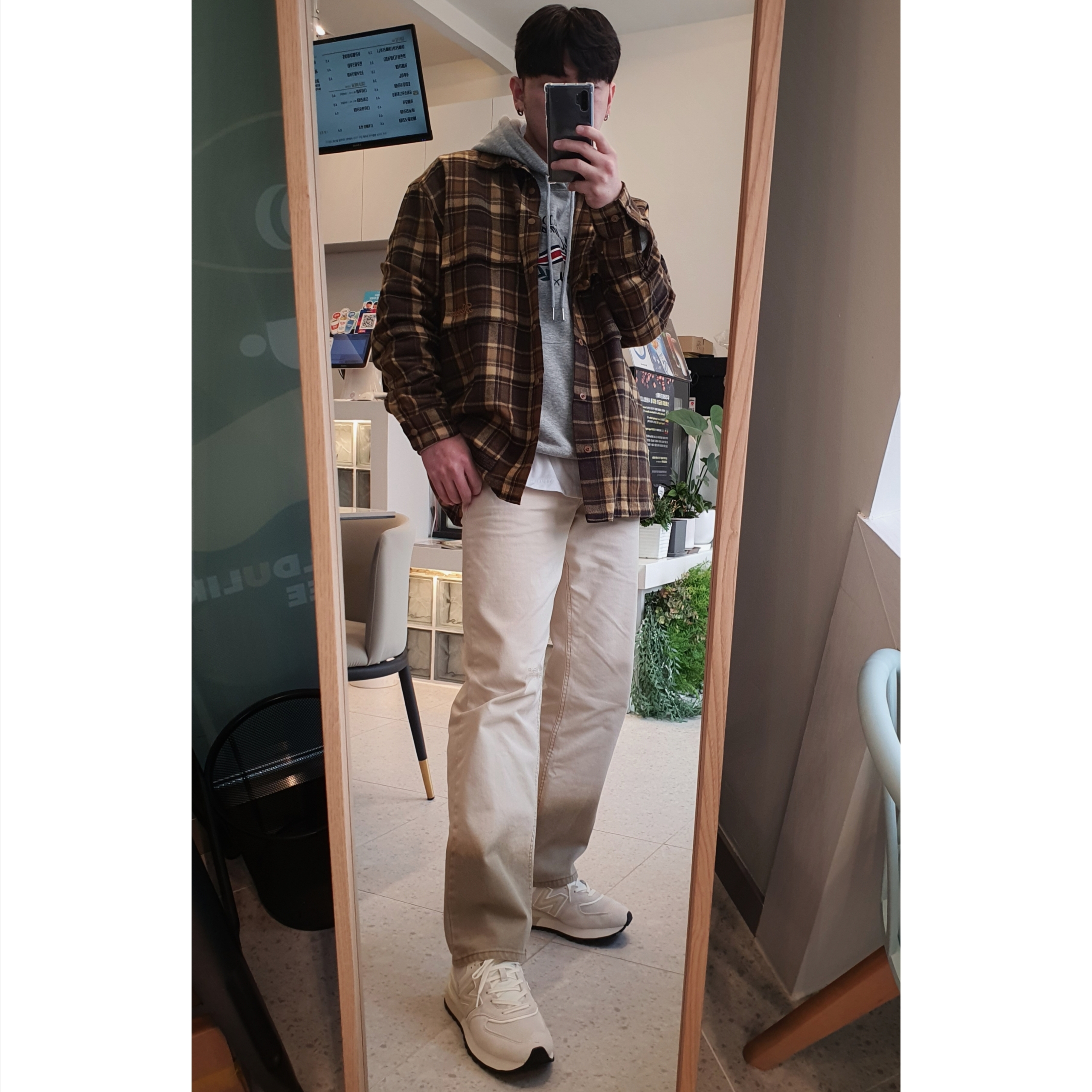 New Balance 574 Legacy Ivory 착용 스타일 - 1