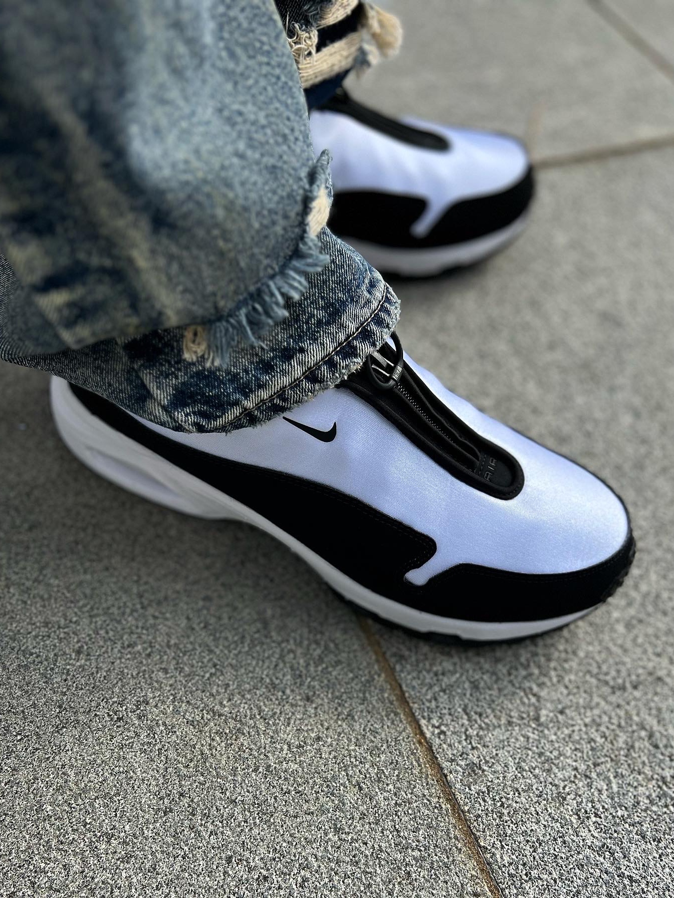 Nike x Comme des Garcons Homme Plus Air Max Sunder SP White Black, Our Legacy Ladon Leather Keychain Black 착용 스타일 - 5