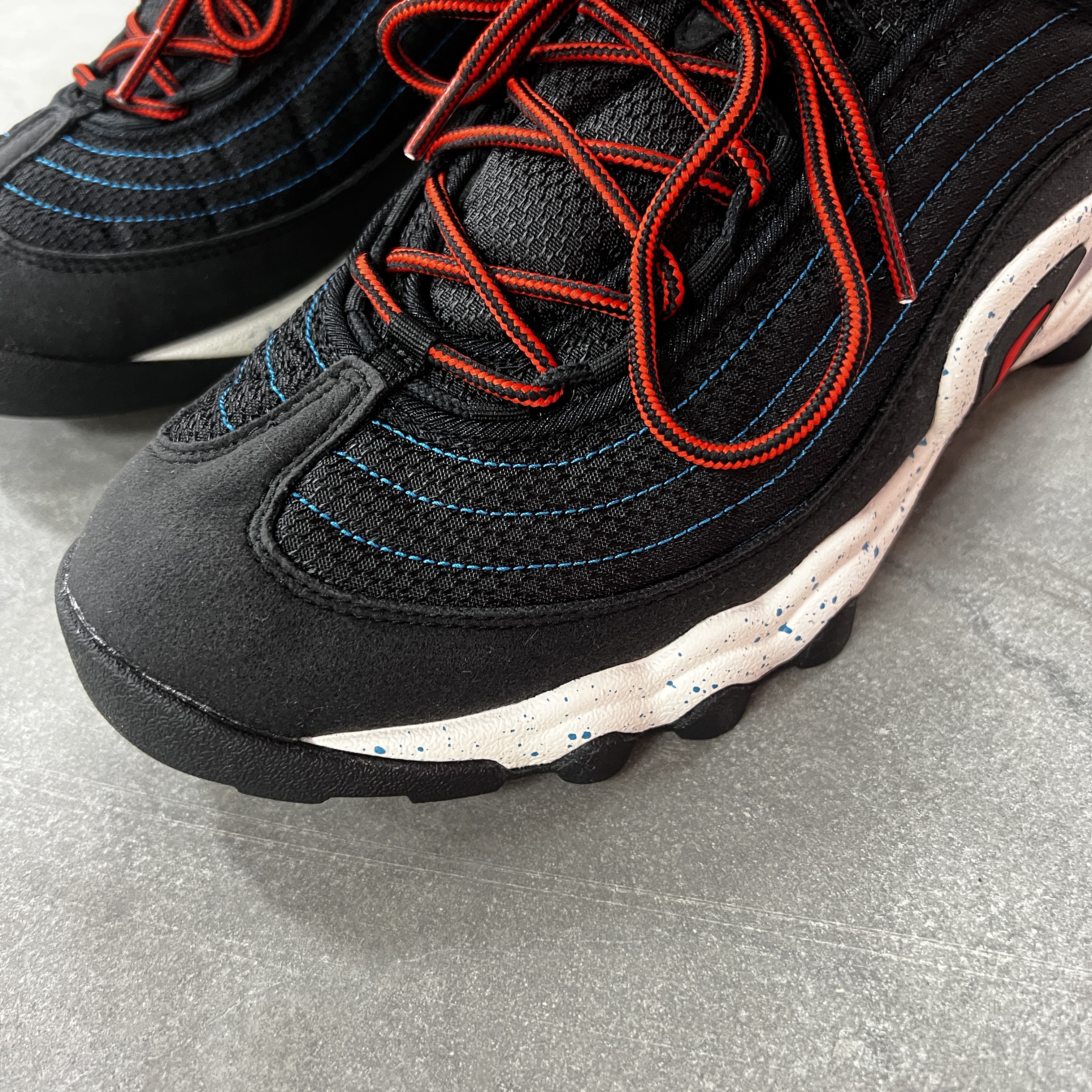 Nike ACG Air Skarn Black Habanero Red 착용 스타일 - 3