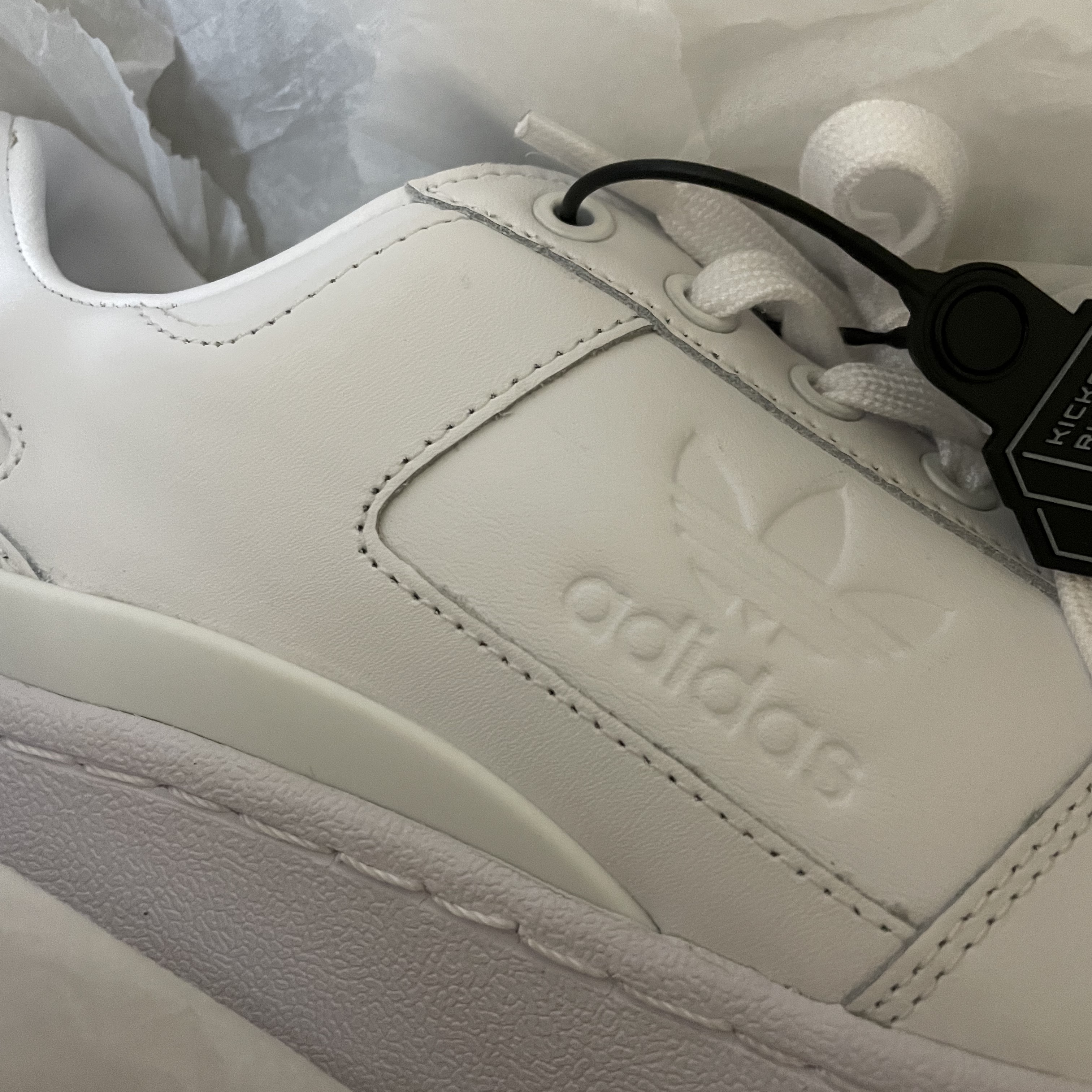 (W) Adidas Forum Bold Cloud White 착용 스타일