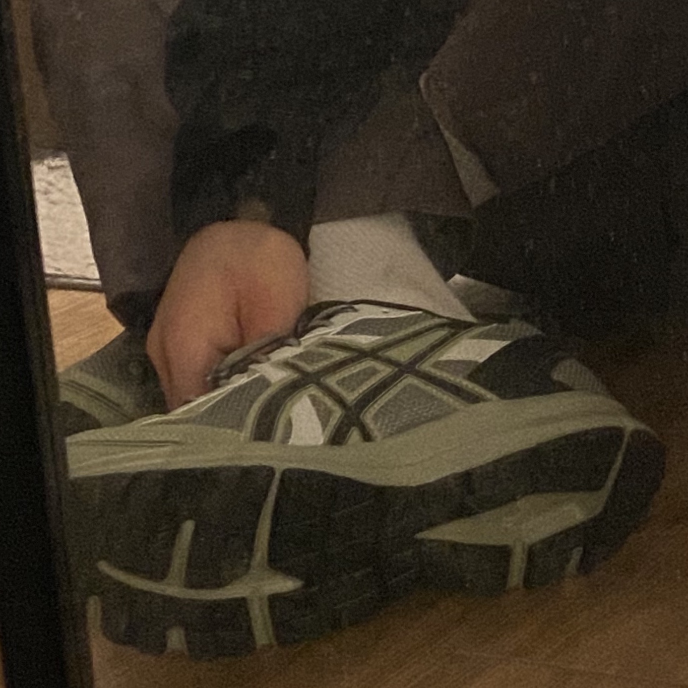 Asics Jog 100 S Sheet Rock - 2E Wide 착용 스타일 - 2