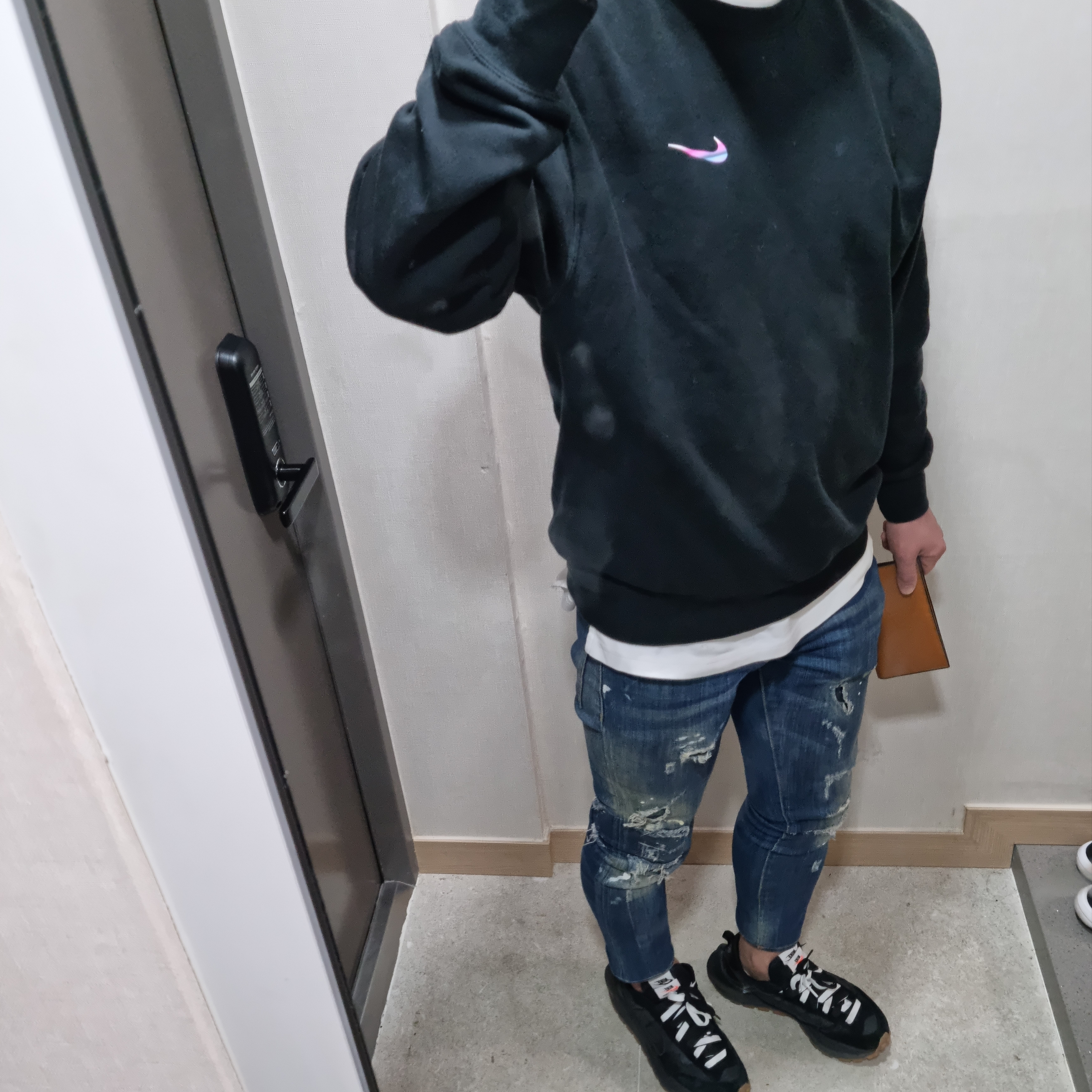 Nike x Sacai VaporWaffle Black and Gum 착용 스타일