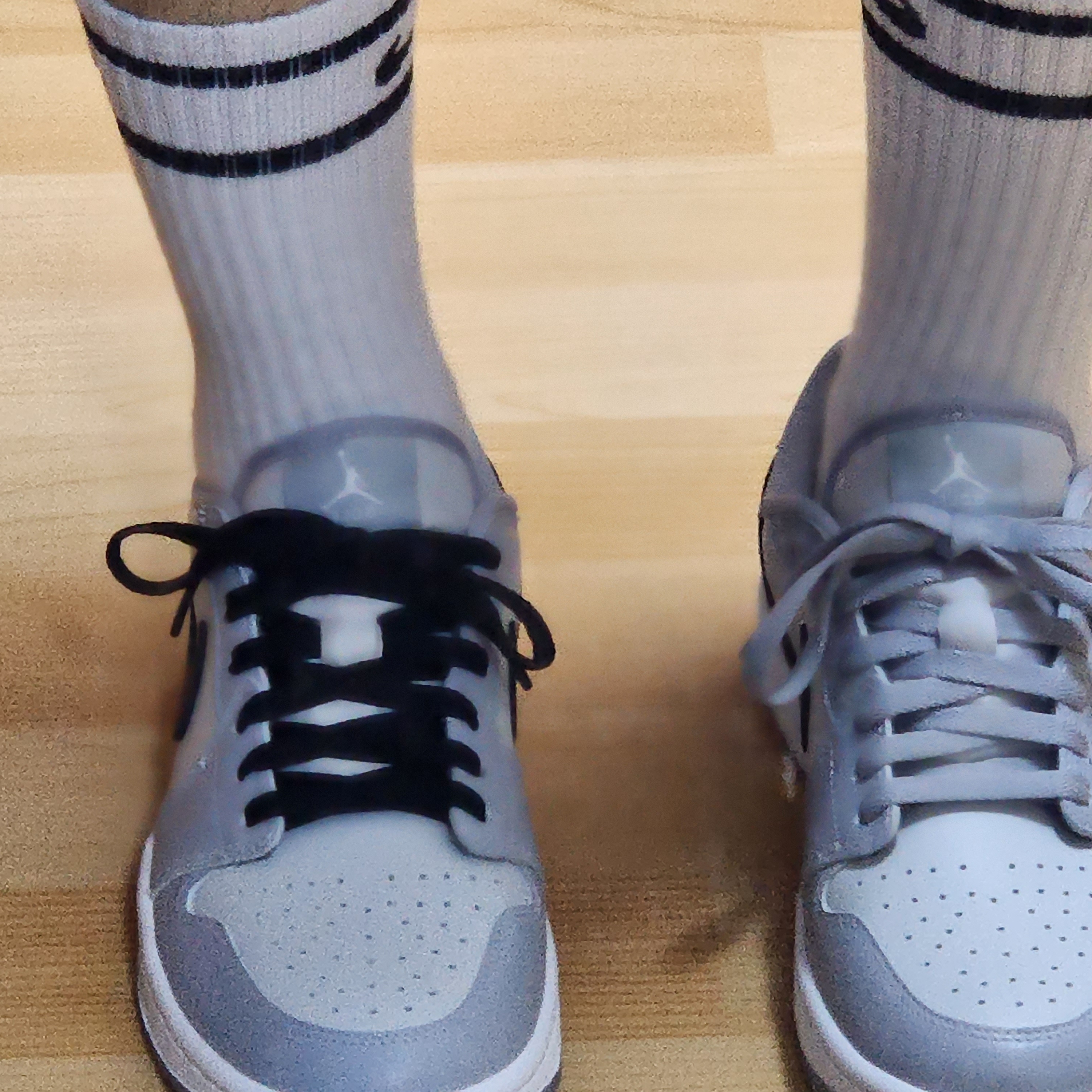 Jordan 1 Low Golf Wolf Grey 착용 스타일 - 2