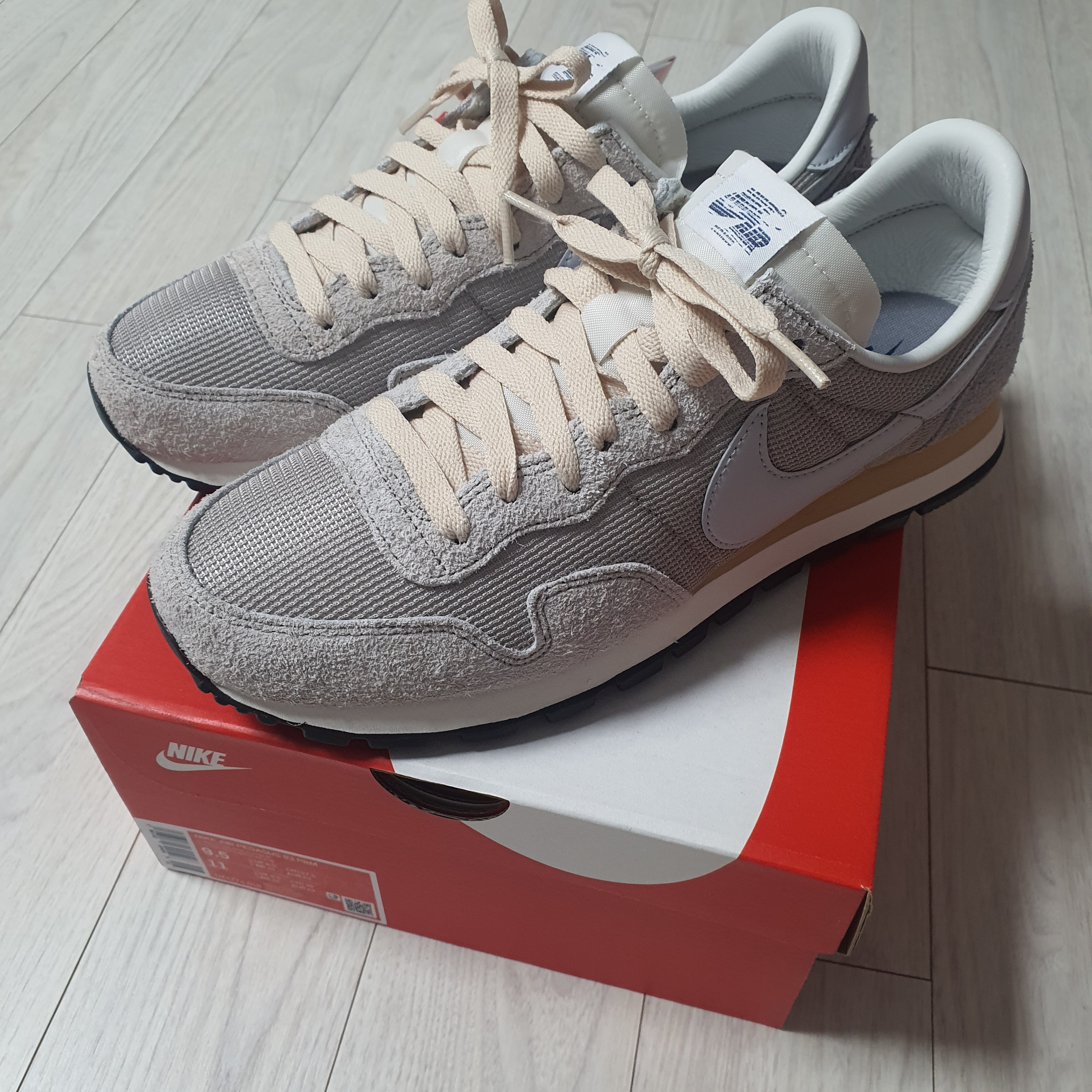 Nike Air Pegasus 83 Cobble Stone, Nike Air Pegasus 83 PRM Grey Fog 착용 스타일 - 1