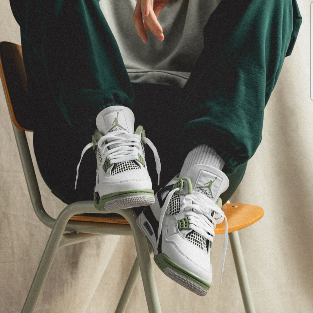(W) Jordan 4 Retro Oil Green 착용 스타일