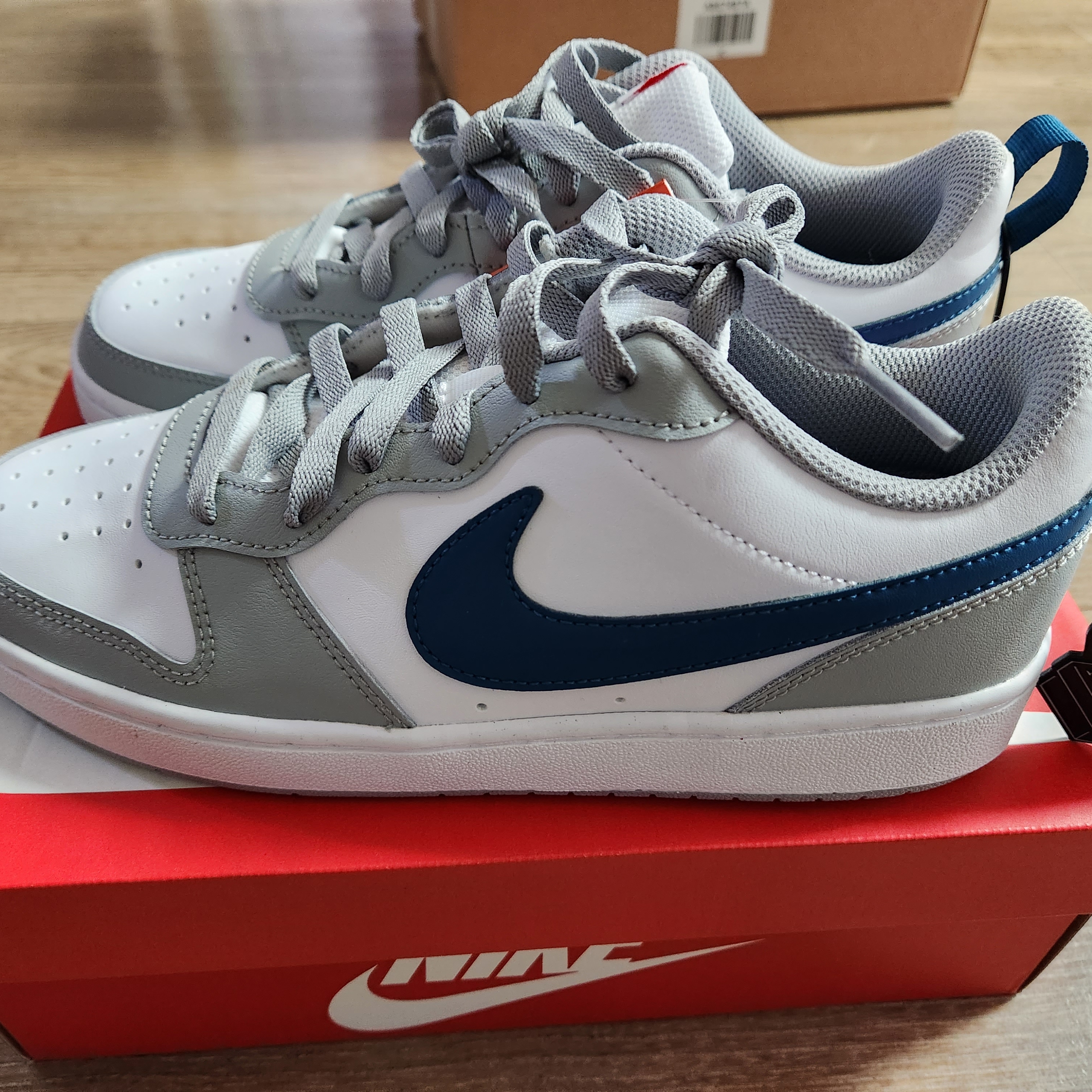 (GS) Nike Court Borough Low 2 Light Smoke Grey 착용 스타일