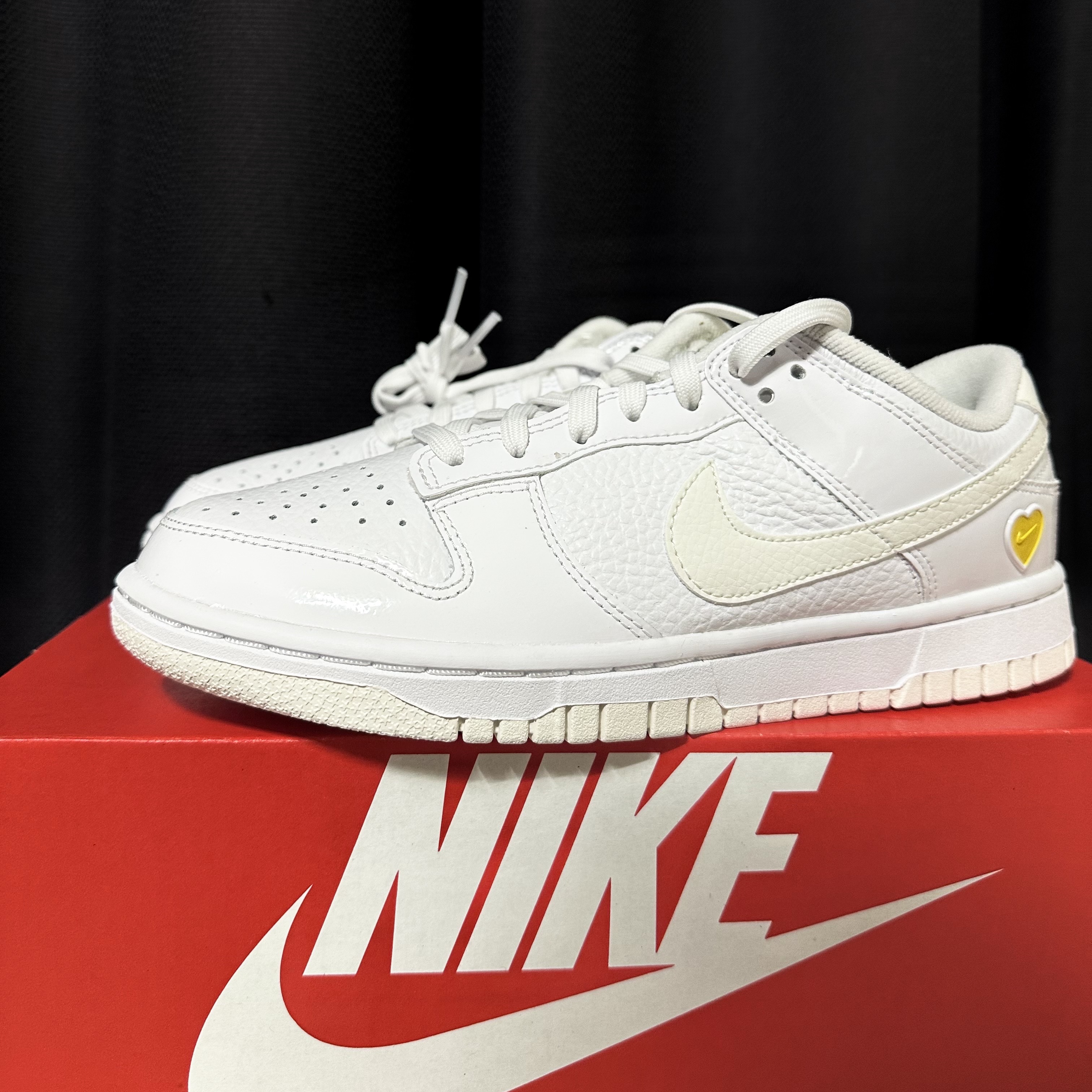 (W) Nike Dunk Low Valentine's Day White Optic Yellow 착용 스타일 - 3