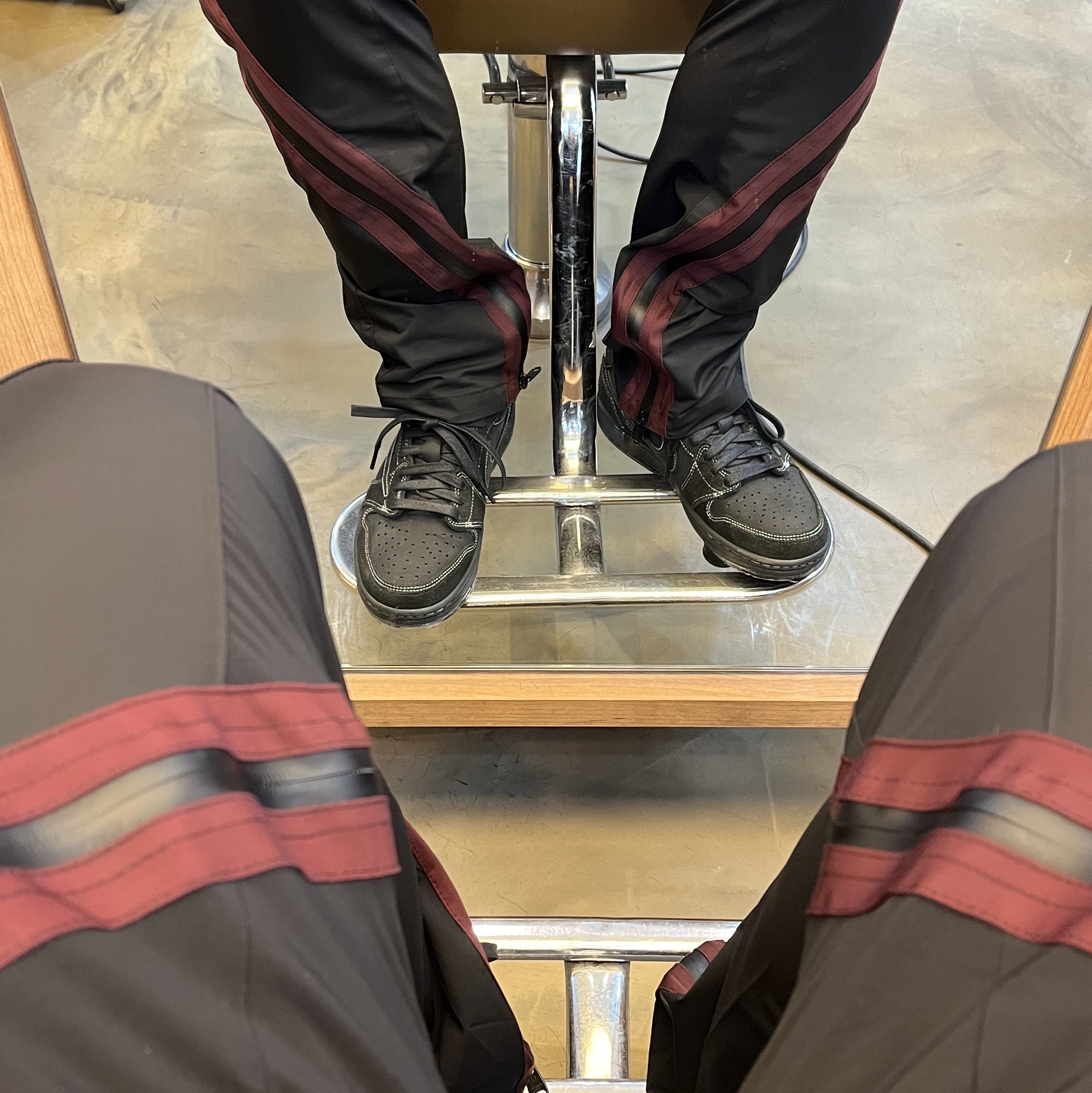 Jordan 1 x Travis Scott Retro Low OG SP Black Phantom 착용 스타일