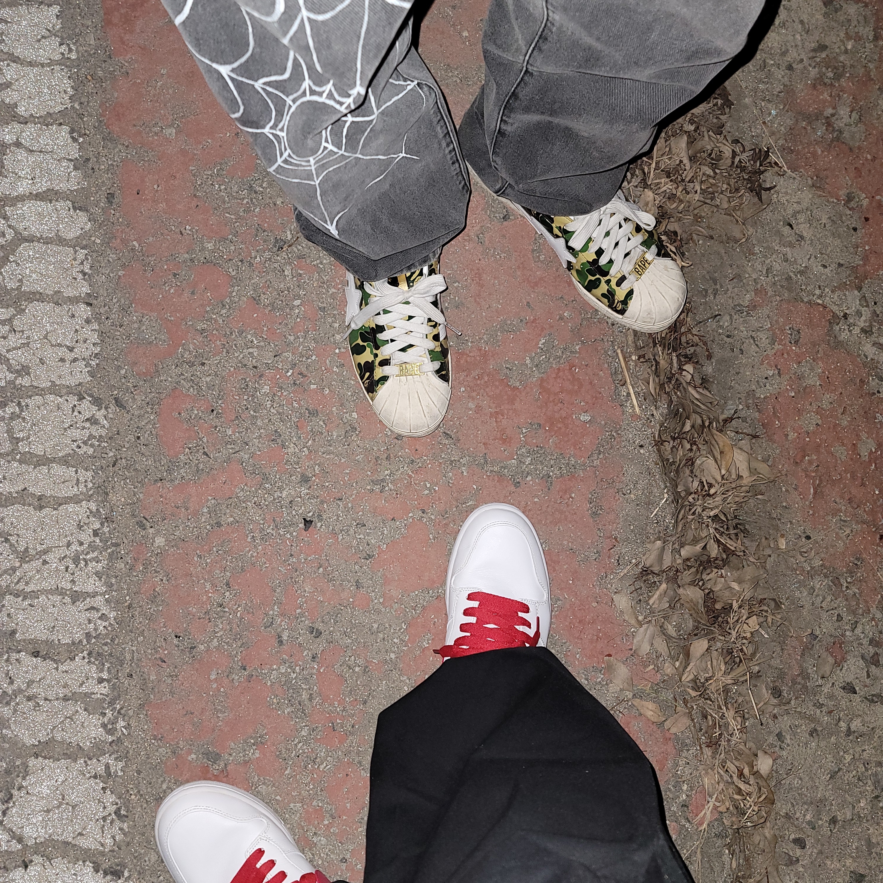 Nike x Riccardo Tisci Dunk Lux Chukka White Red, Adidas x BAPE Superstar 80s Green Camo 착용 스타일