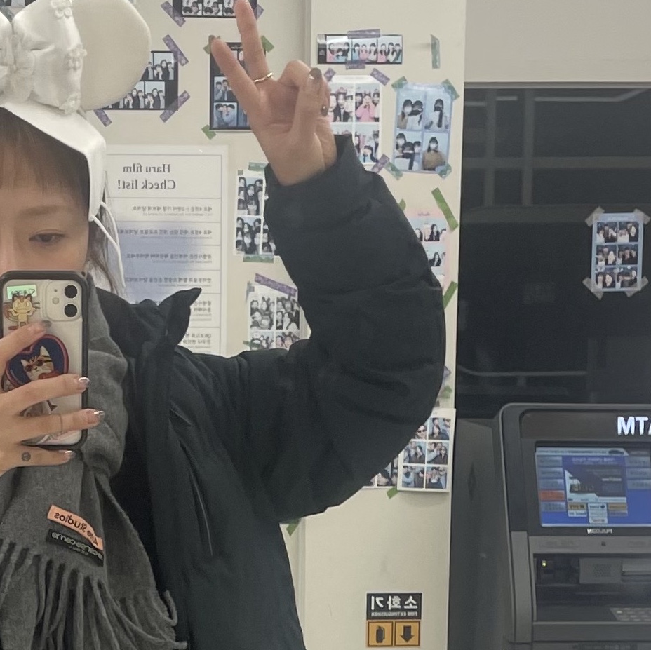 Acne Studios Wool Fringe Muffler Grey Melange 착용 스타일