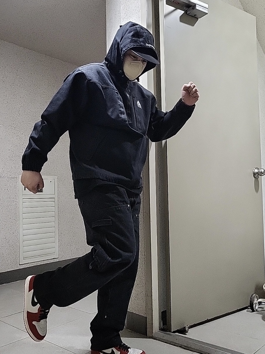 Supreme x Nike ACG Denim Pullover Black - 22FW, Jordan 1 Retro High OG Chicago 2022 착용 스타일 - 3