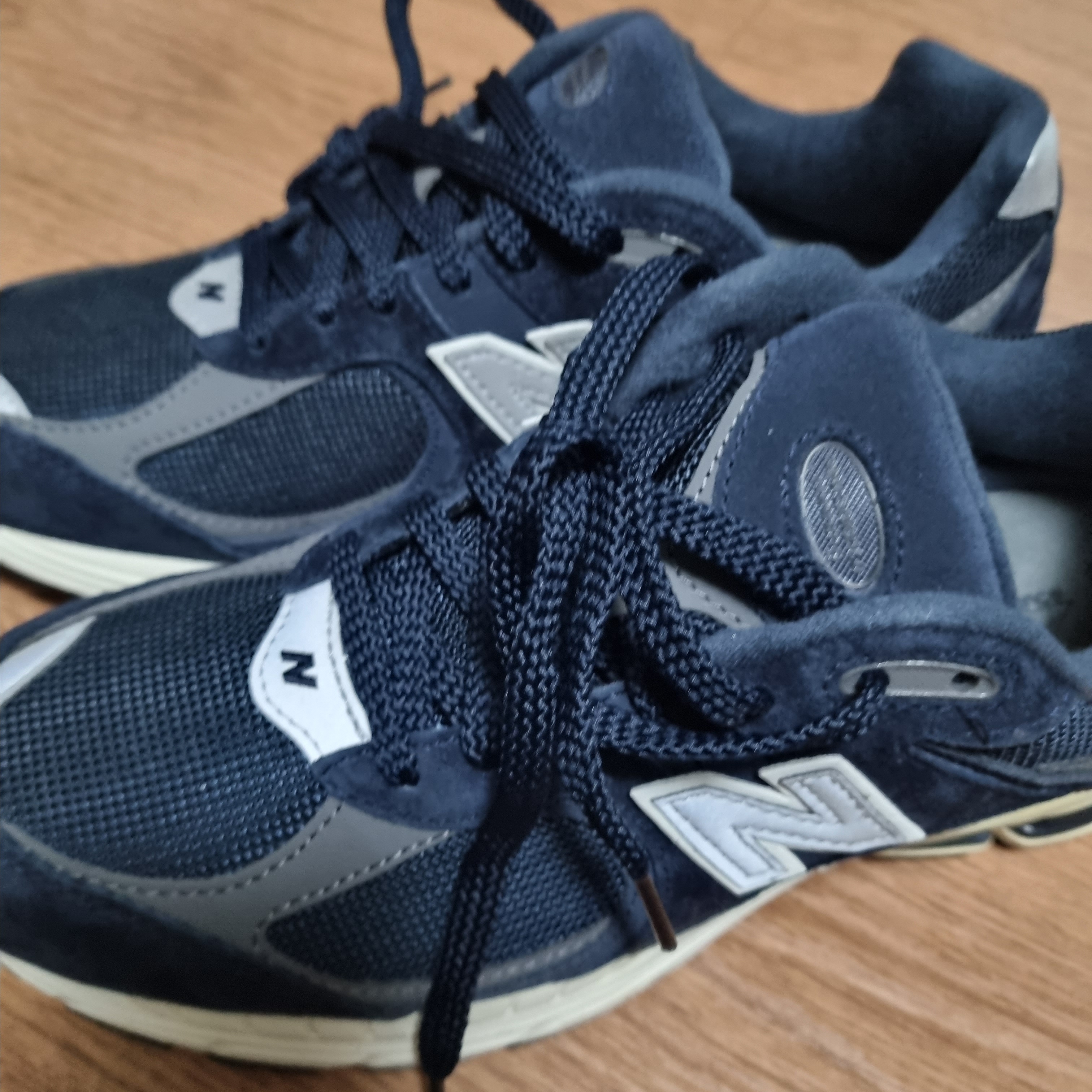 New Balance 2002R Eclipse Castlerock 착용 스타일