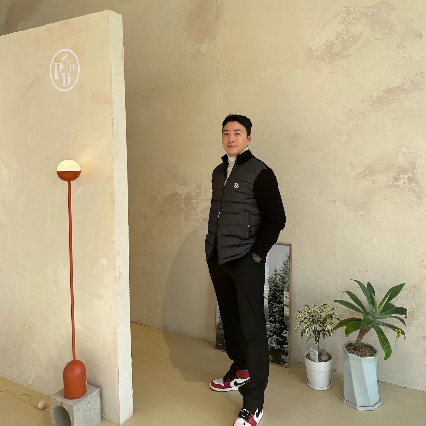 Moncler Padded Wool Cardigan Black - 23SS, Jordan 1 Retro High OG Chicago 2022 착용 스타일