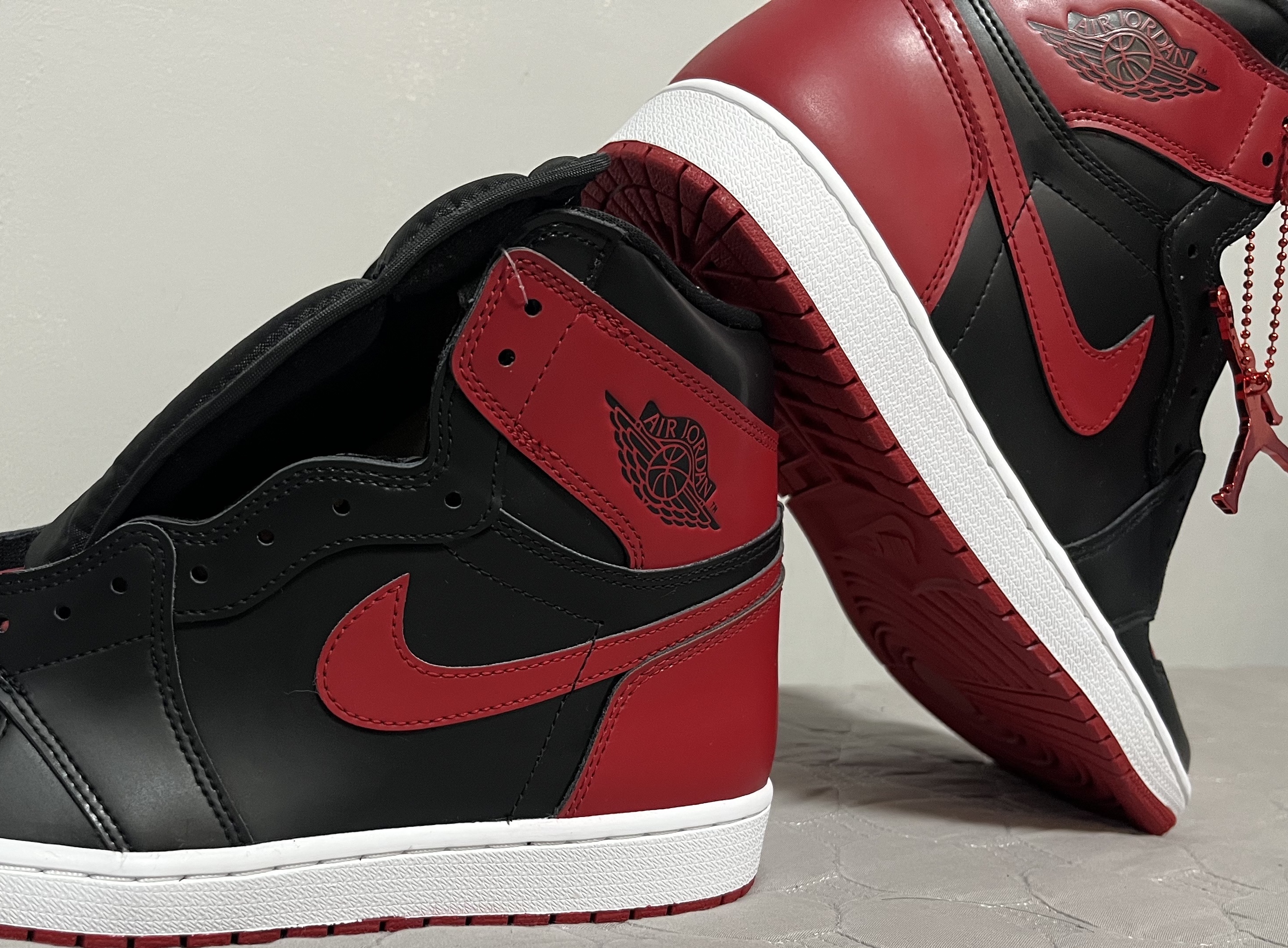 Jordan 1 Retro High OG Patent Bred 착용 스타일 - 2