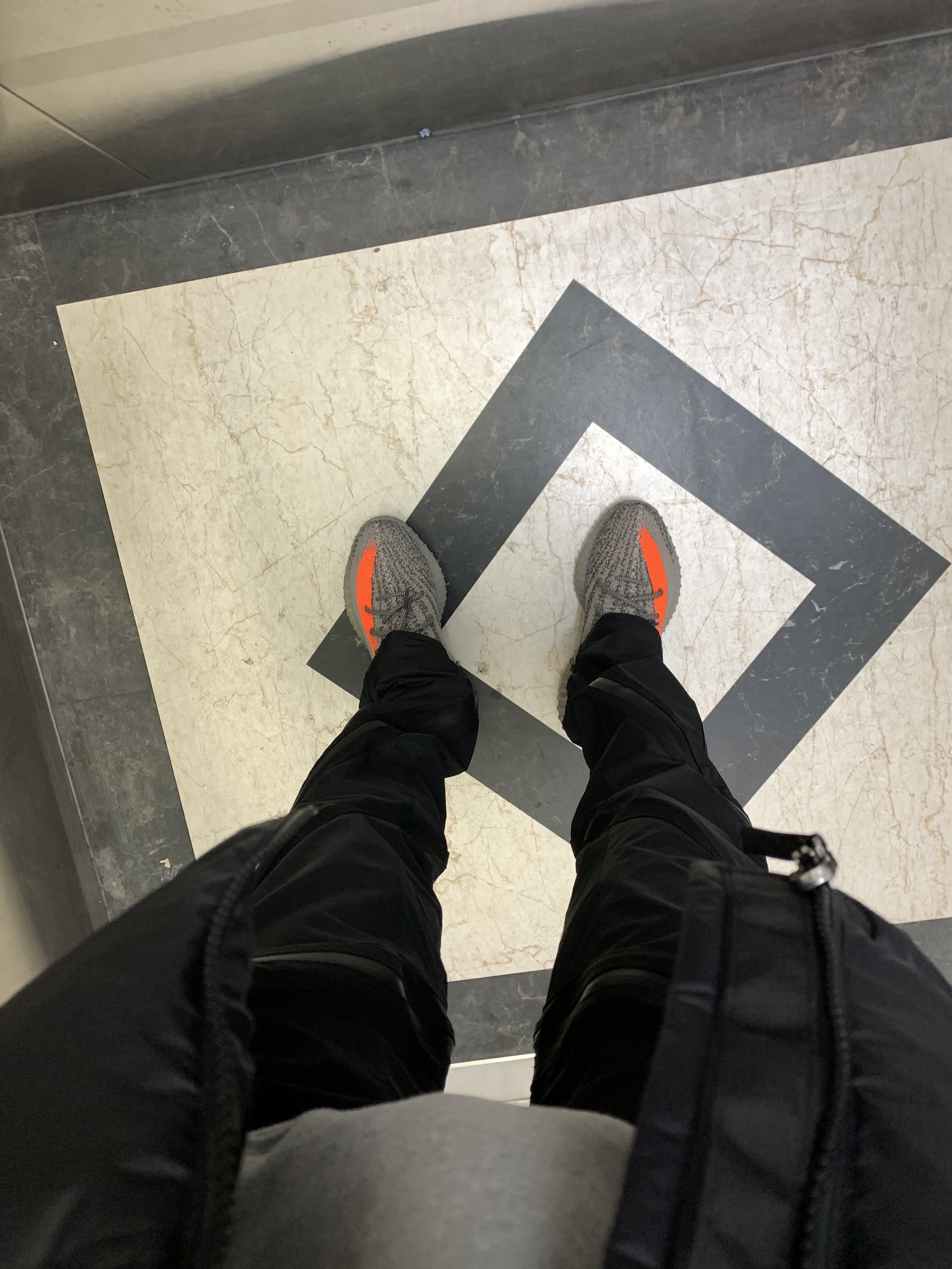 Adidas Yeezy Boost 700 V2 Cream, Adidas Yeezy Boost 350 V2 Beluga - Reflective 착용 스타일 - 2