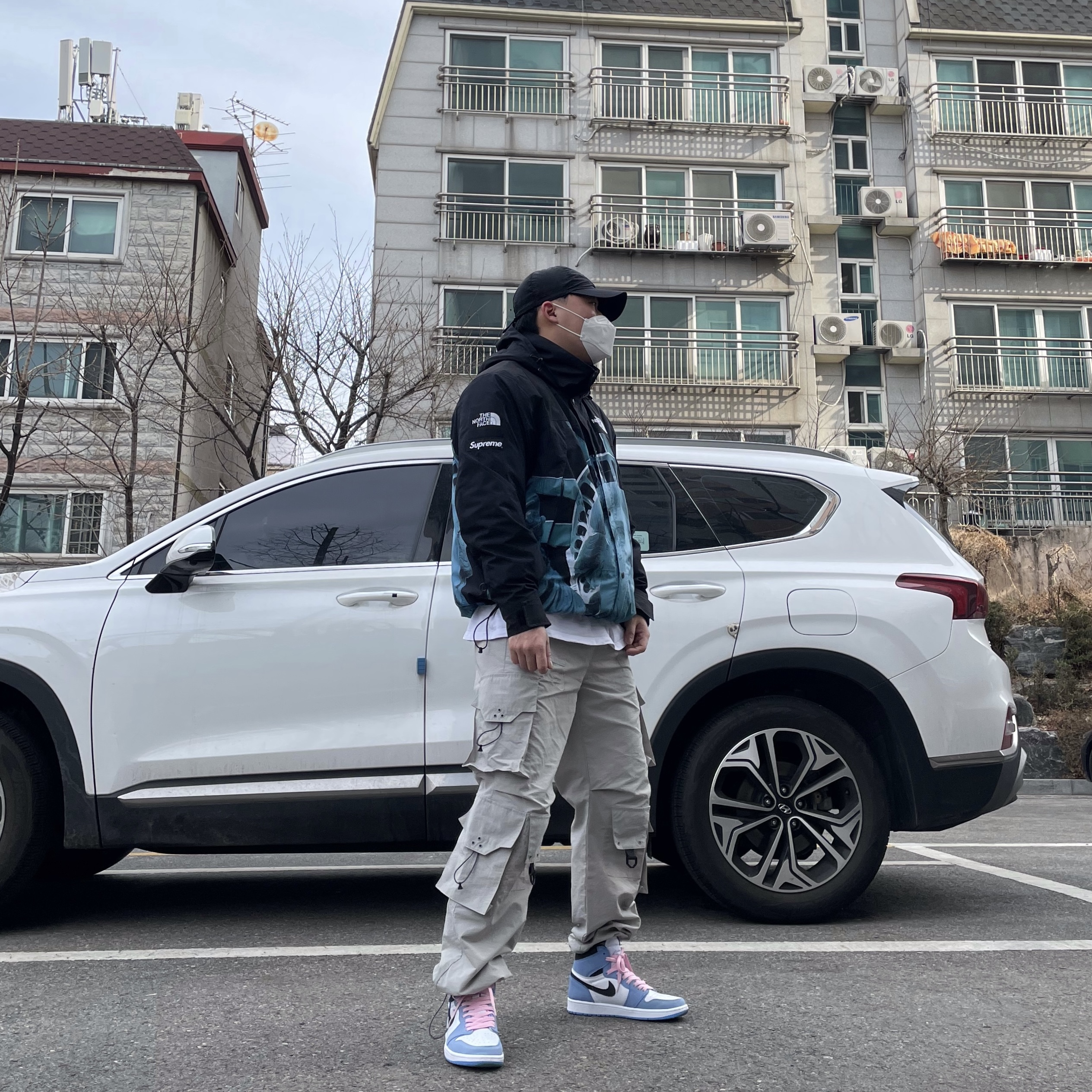 Supreme x The North Face Statue of Liberty Mountain Jacket Black - 19FW, Jordan 1 Retro High OG University Blue 착용 스타일 - 1
