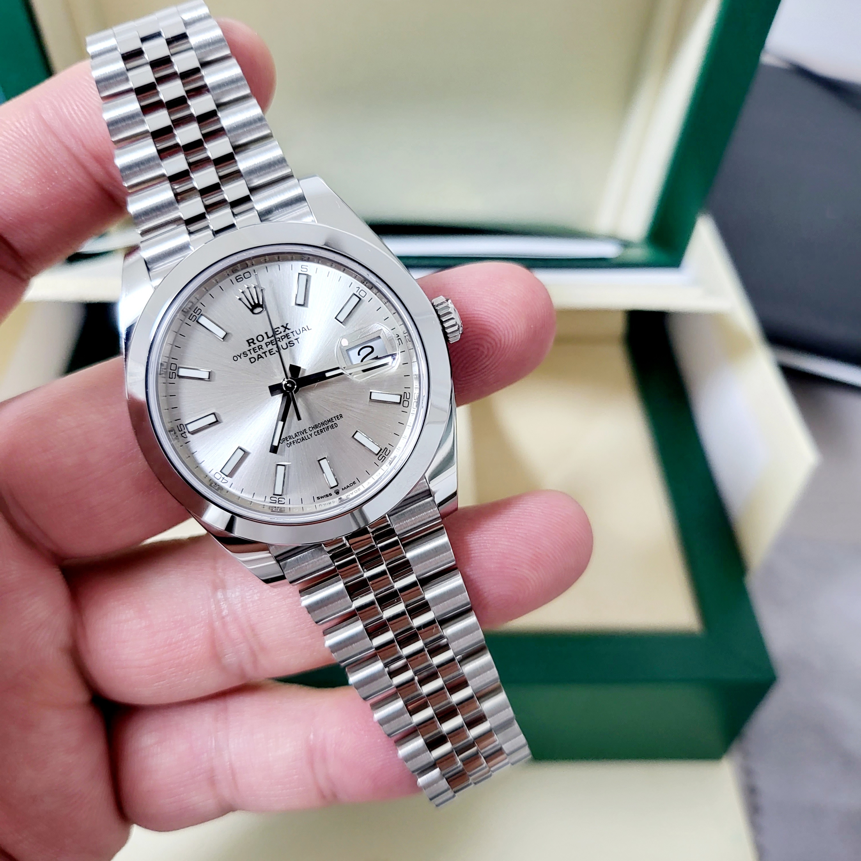 Rolex Datejust 41mm 126300 Silver Jubilee 착용 스타일 - 2