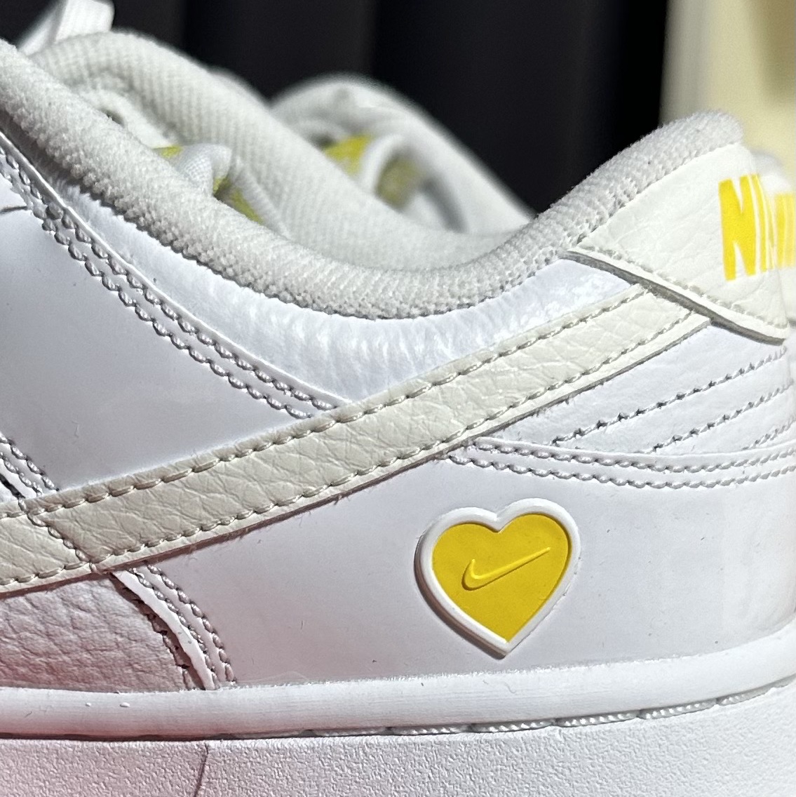 (W) Nike Dunk Low Valentine's Day White Optic Yellow 착용 스타일 - 2