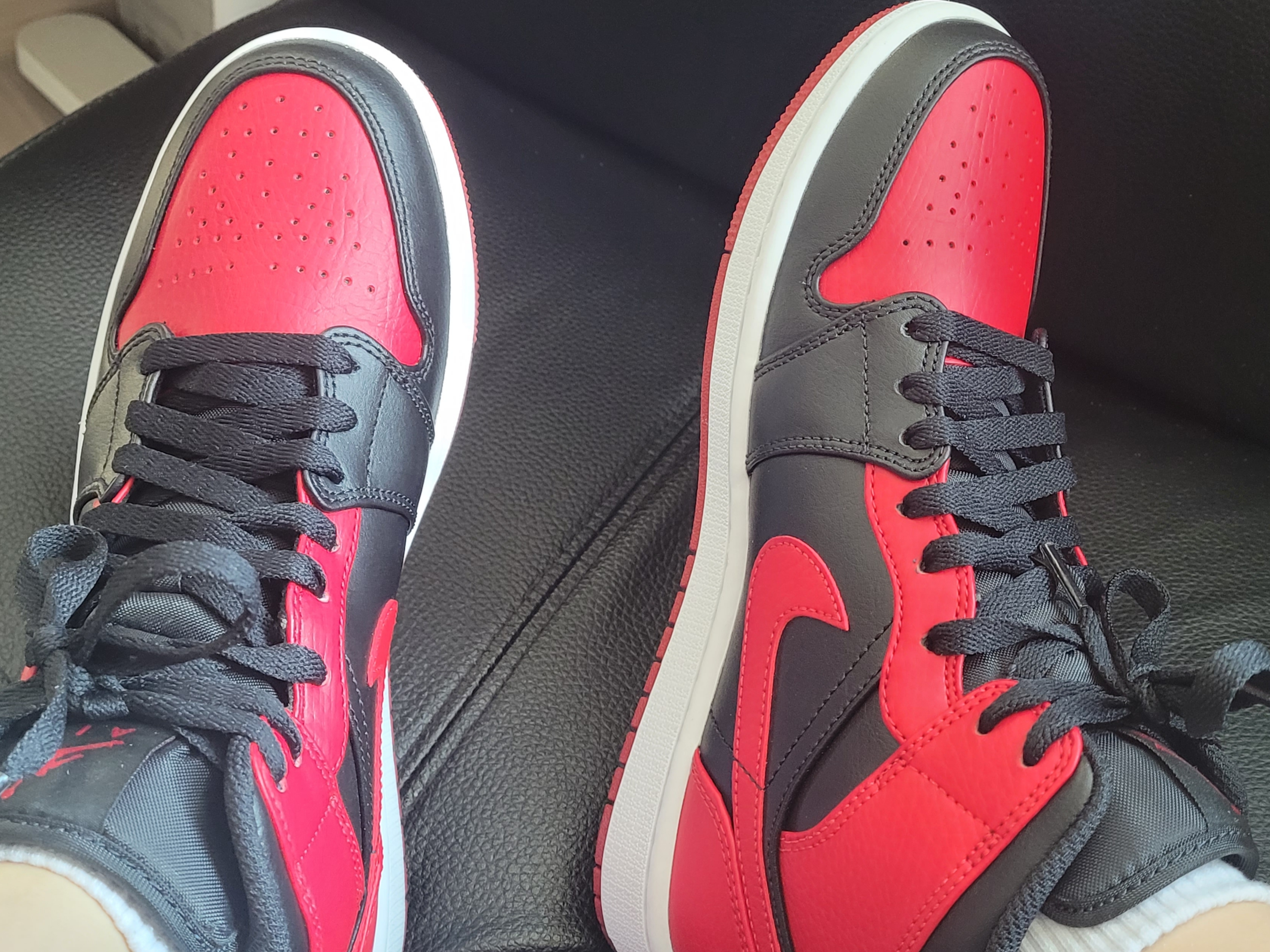 Jordan 1 Mid Bred Banned 2020 착용 스타일