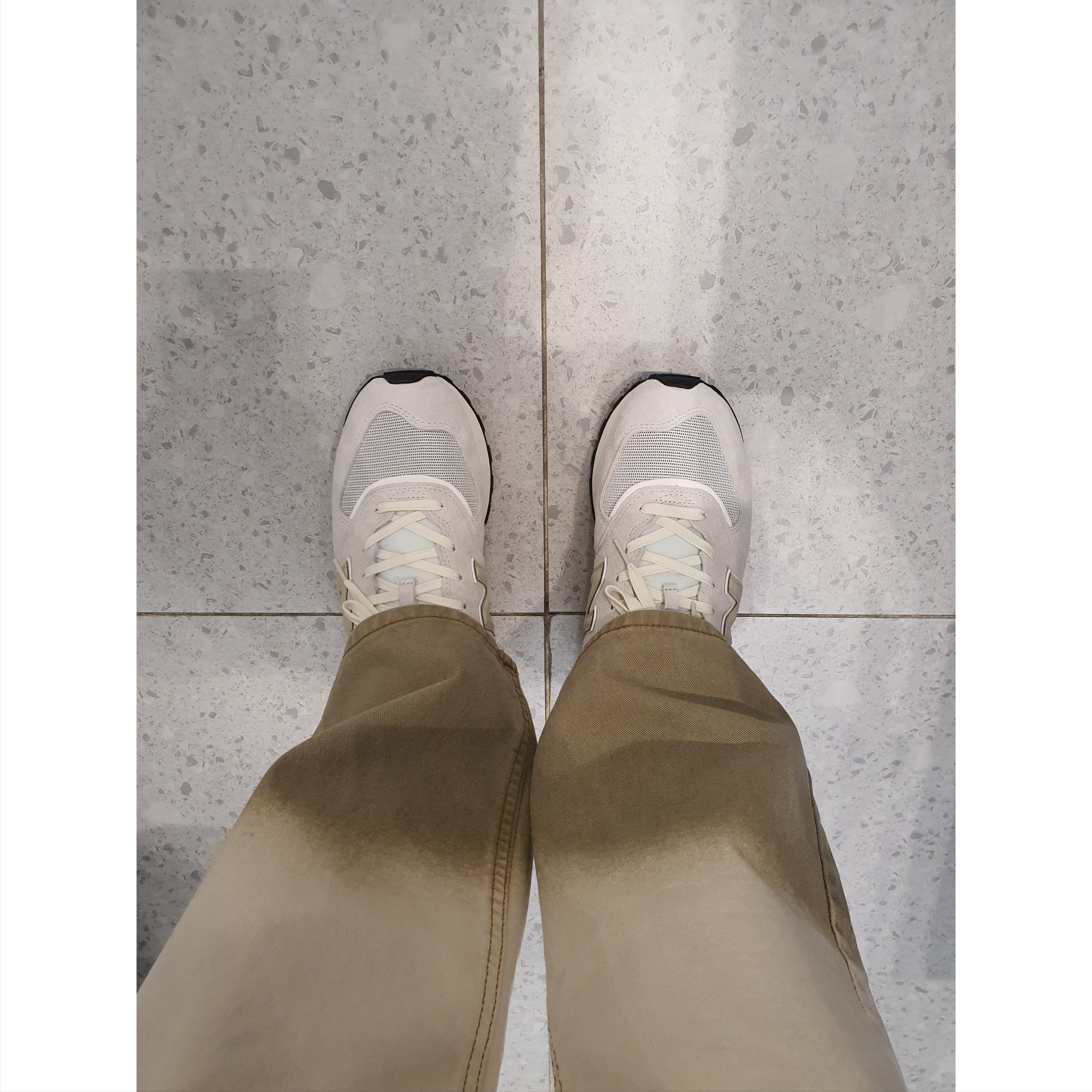 New Balance 574 Legacy Ivory 착용 스타일 - 3