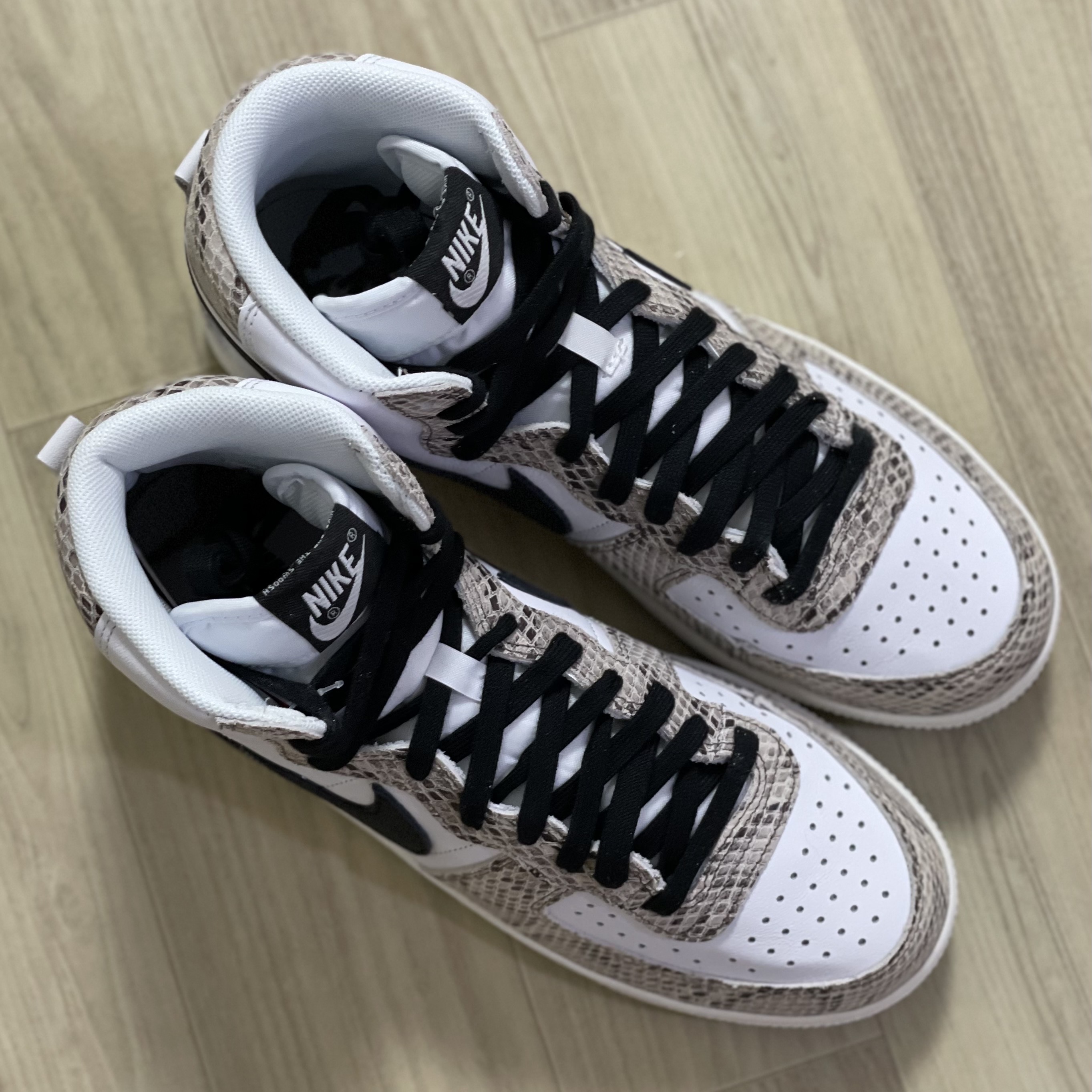 Nike Terminator High Cocoa Snake 착용 스타일