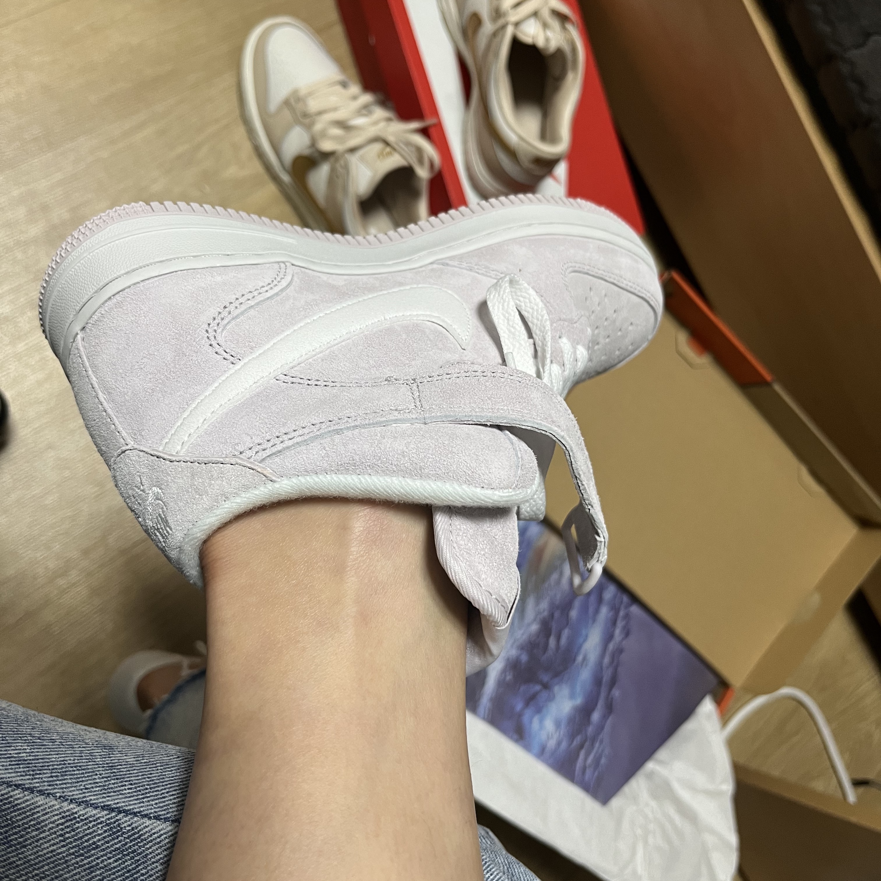 Nike Air Force 1 Mid '07 QS Venice 착용 스타일 - 2