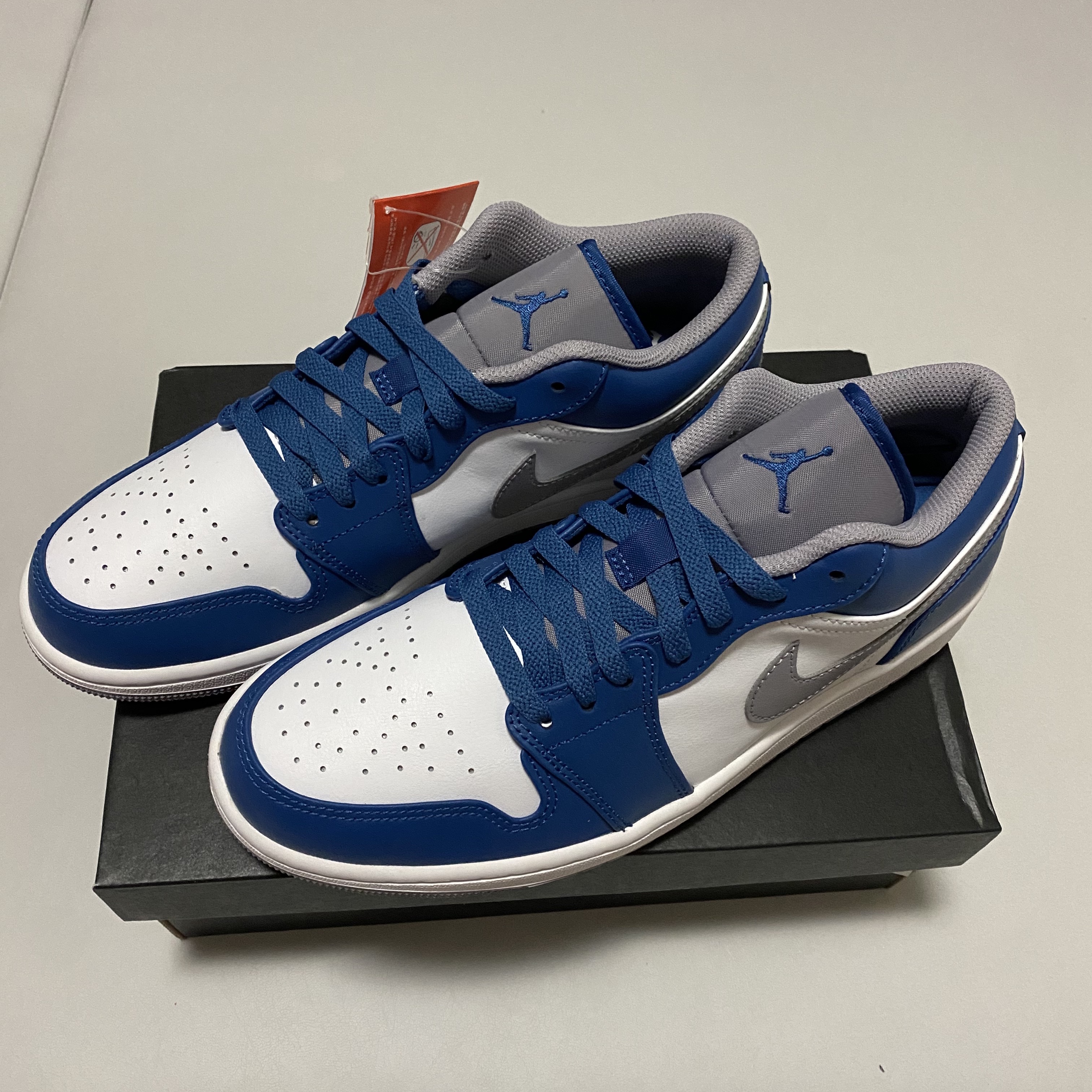 Jordan 1 Low True Blue Cement Grey 착용 스타일