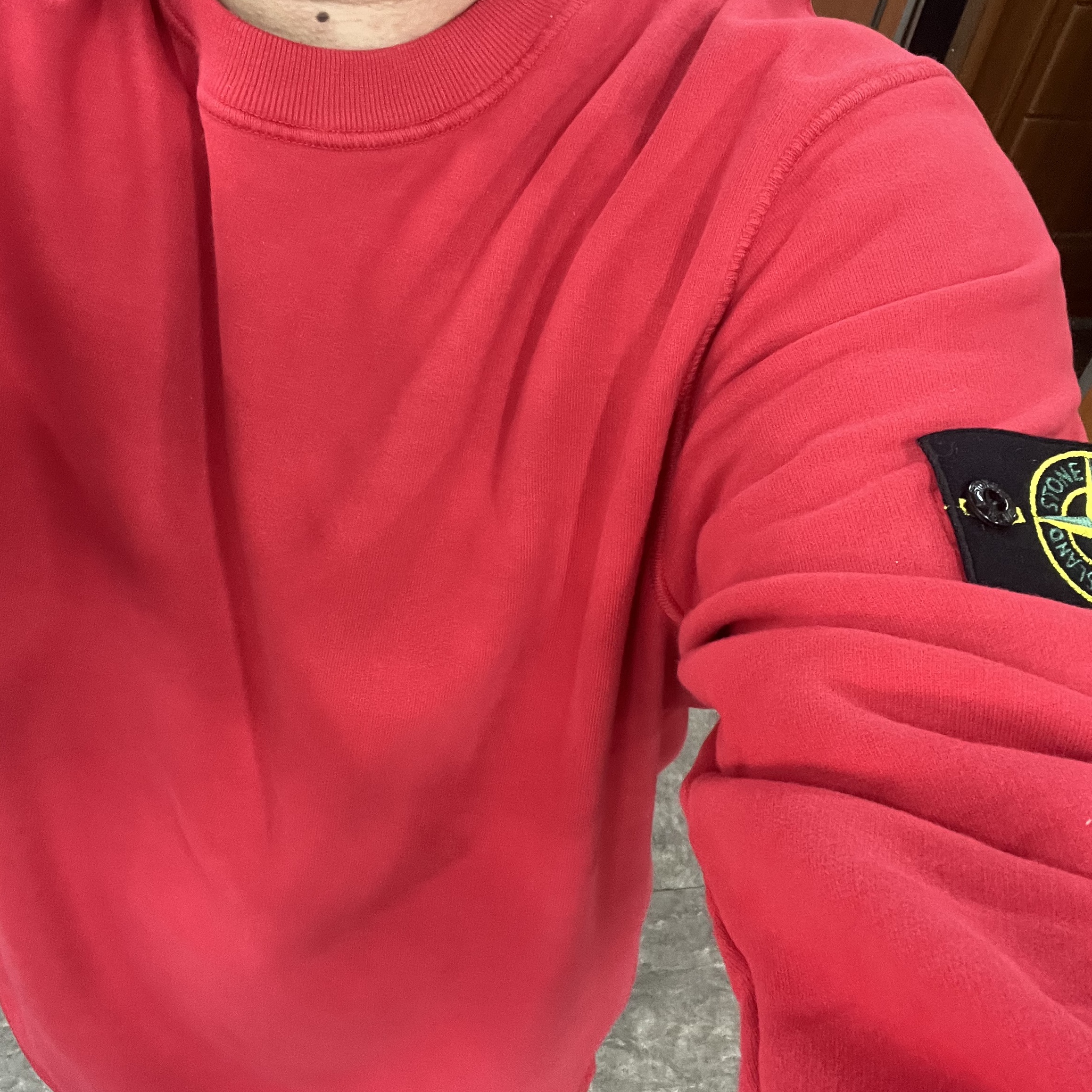 Stone Island 63020 Crewneck Sweatshirt Red - 22FW 착용 스타일 - 2
