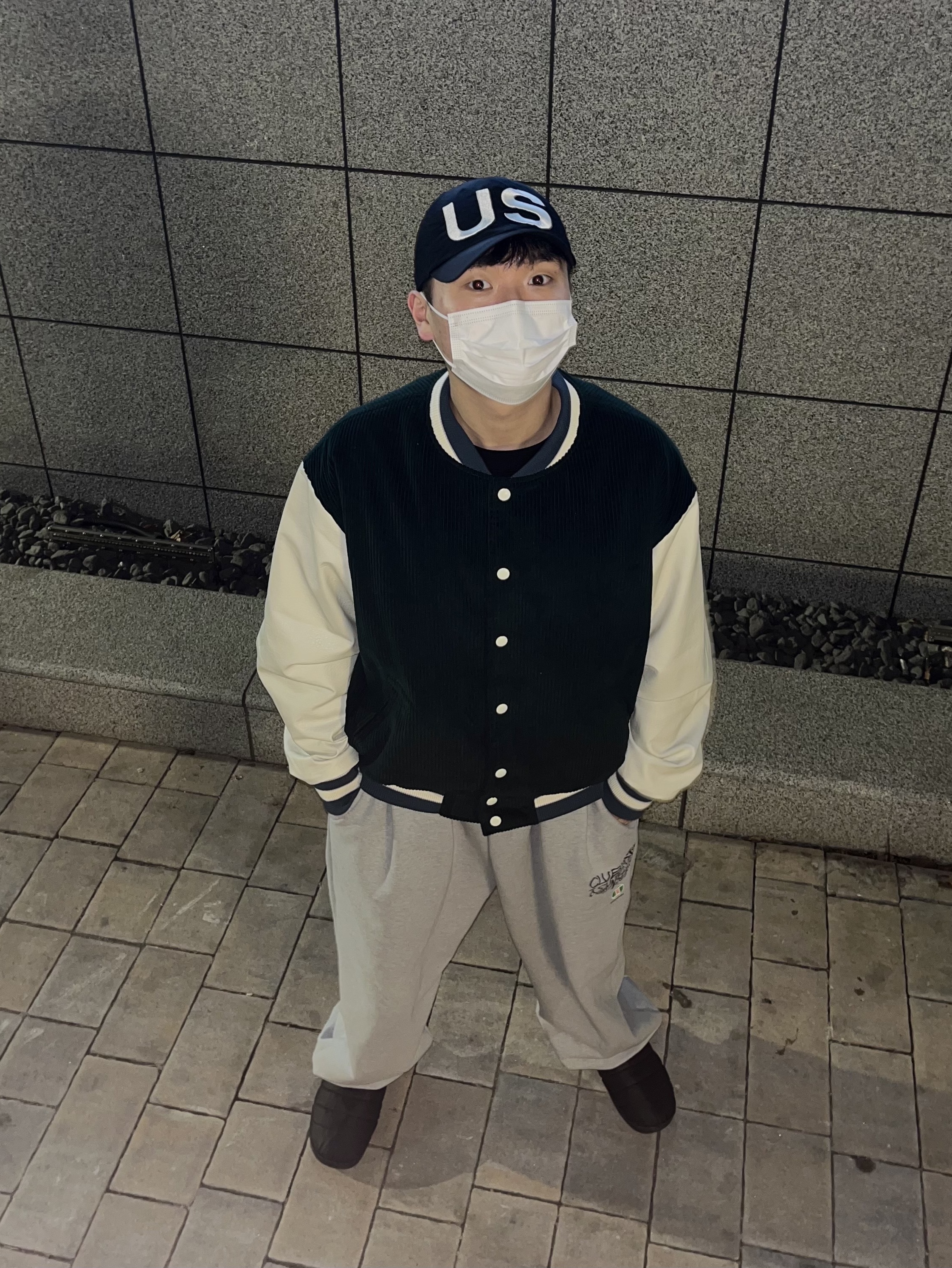 s/e/o Us Cap Black 착용 스타일 - 2