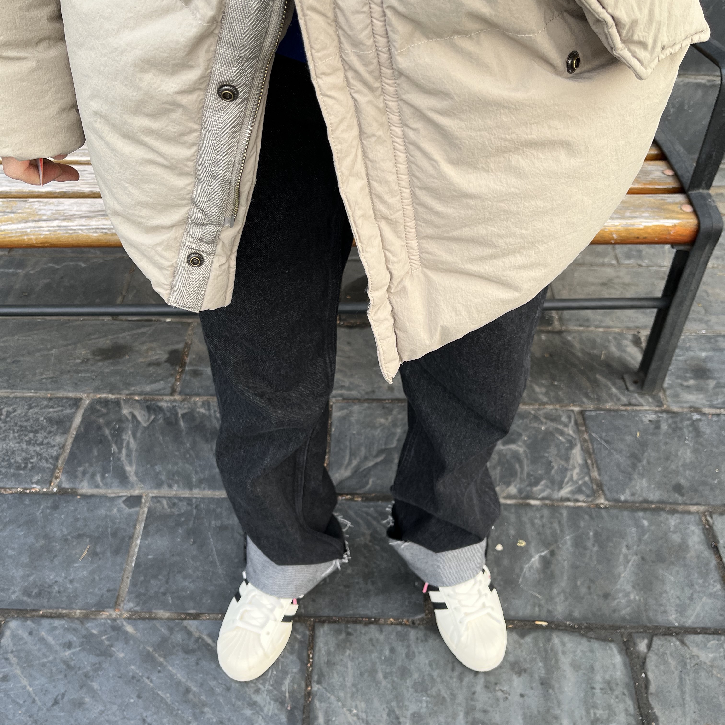 Adidas x Andre Saraiva Superstar Cream White Core Black, Ten C Artic Down Parka Pale Taupe 착용 스타일