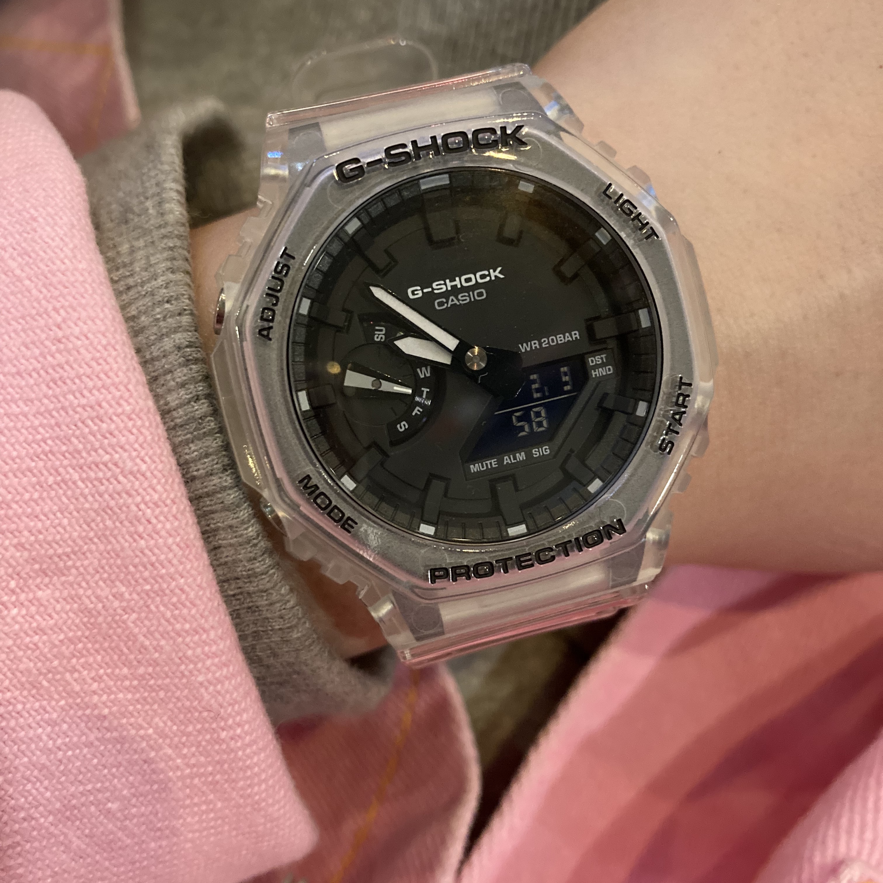Casio G-Shock GA-2100SKE-7A 착용 스타일