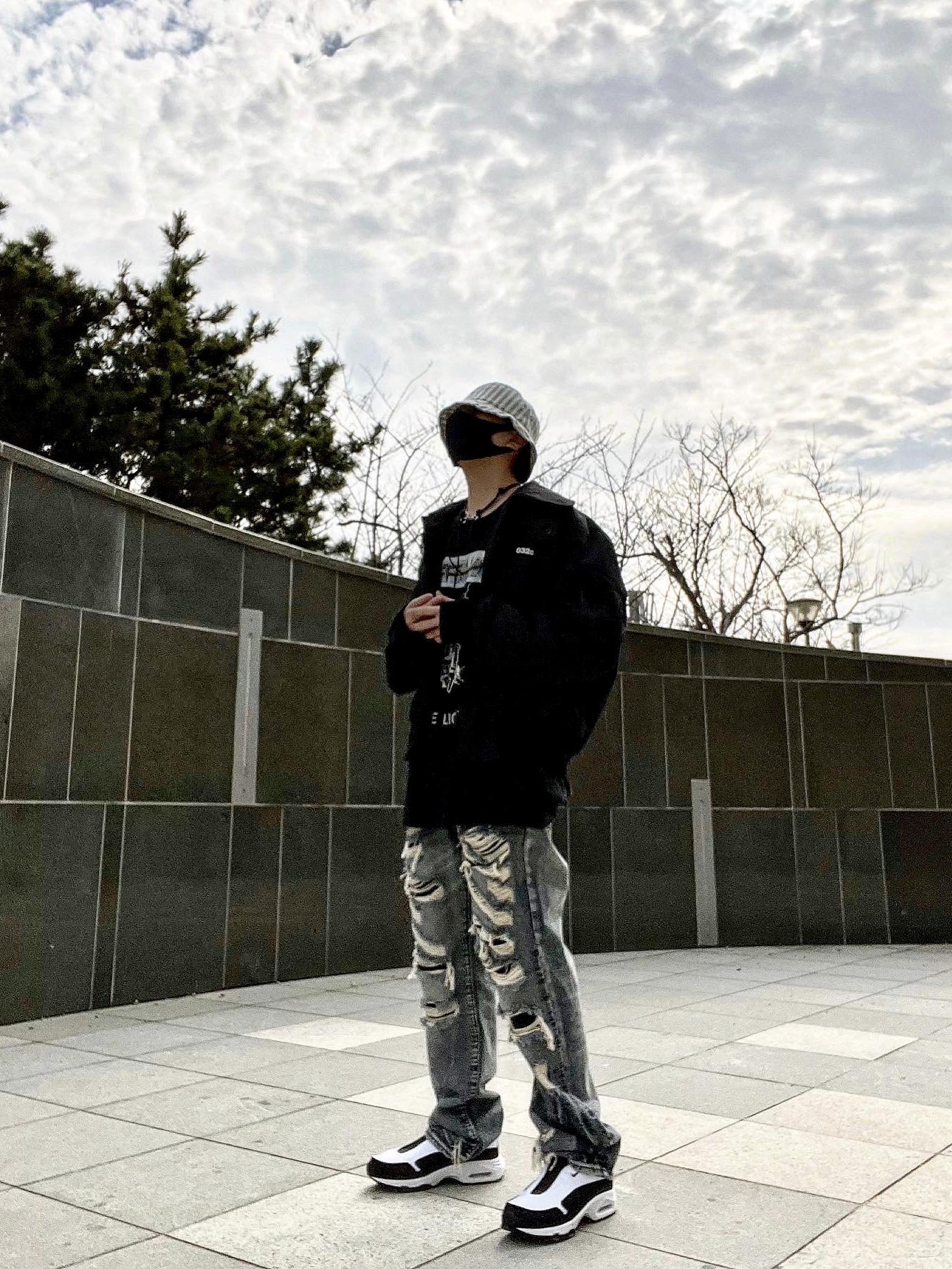 Nike x Comme des Garcons Homme Plus Air Max Sunder SP White Black, Our Legacy Ladon Leather Keychain Black 착용 스타일 - 1