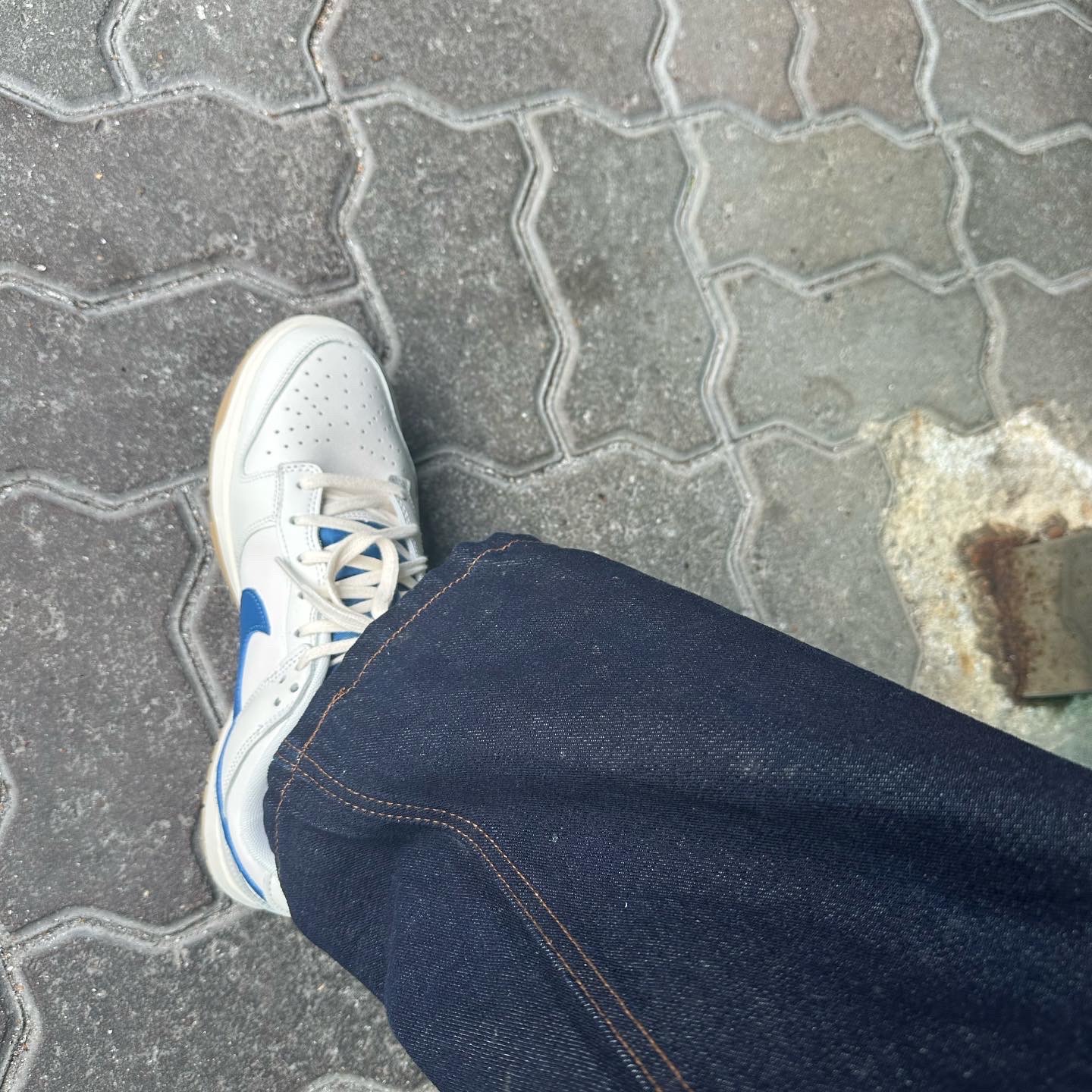 Nike Dunk Low SE Sail Dark Marina Blue 착용 스타일
