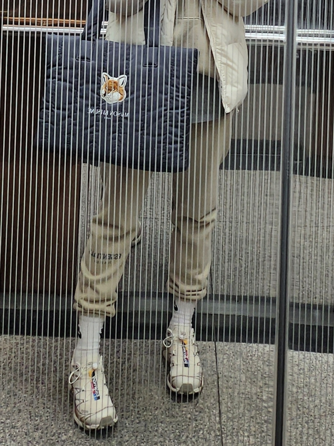 Maison Kitsune x Laneige Padded Bag Navy, Salomon XT-6 Turtledove 착용 스타일 - 1