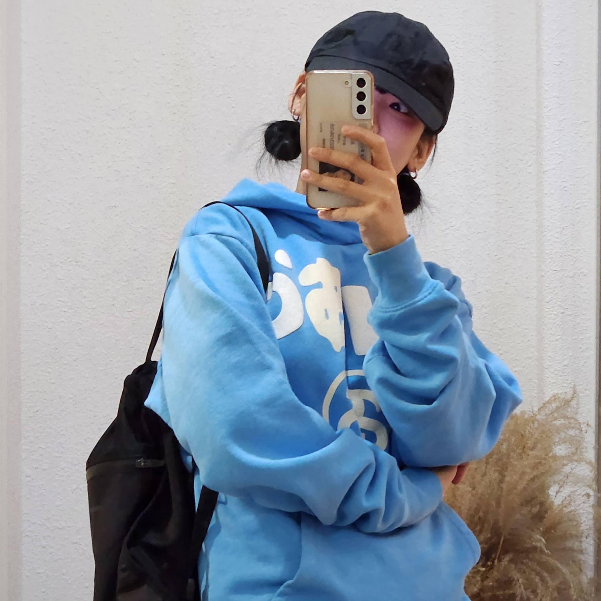 Stussy x Cactus Plant Flea Market 8 Ball Pigment Dyed Hoodie Blue 착용 스타일 - 2