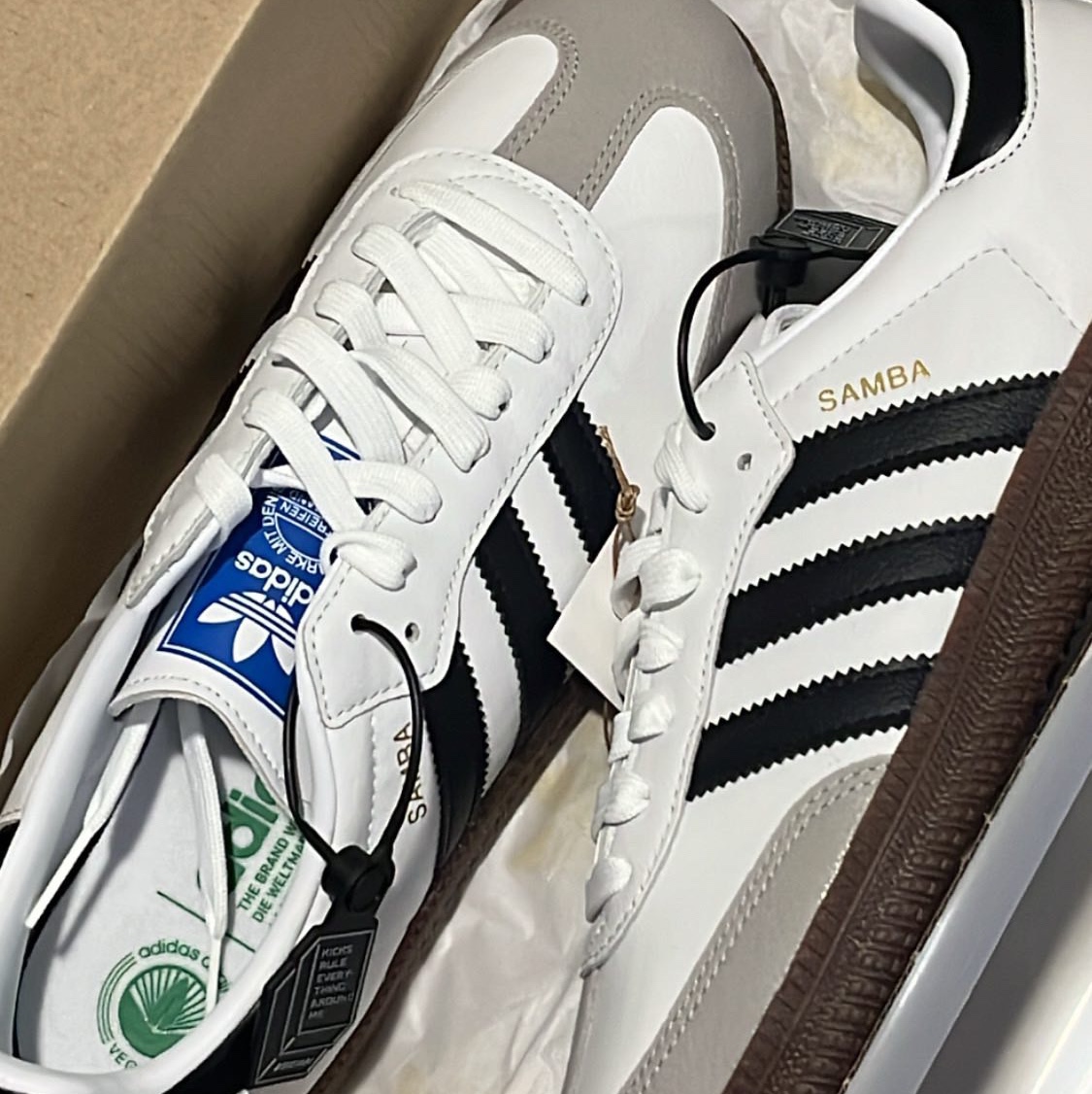 Adidas Samba Vegan White Black 착용 스타일