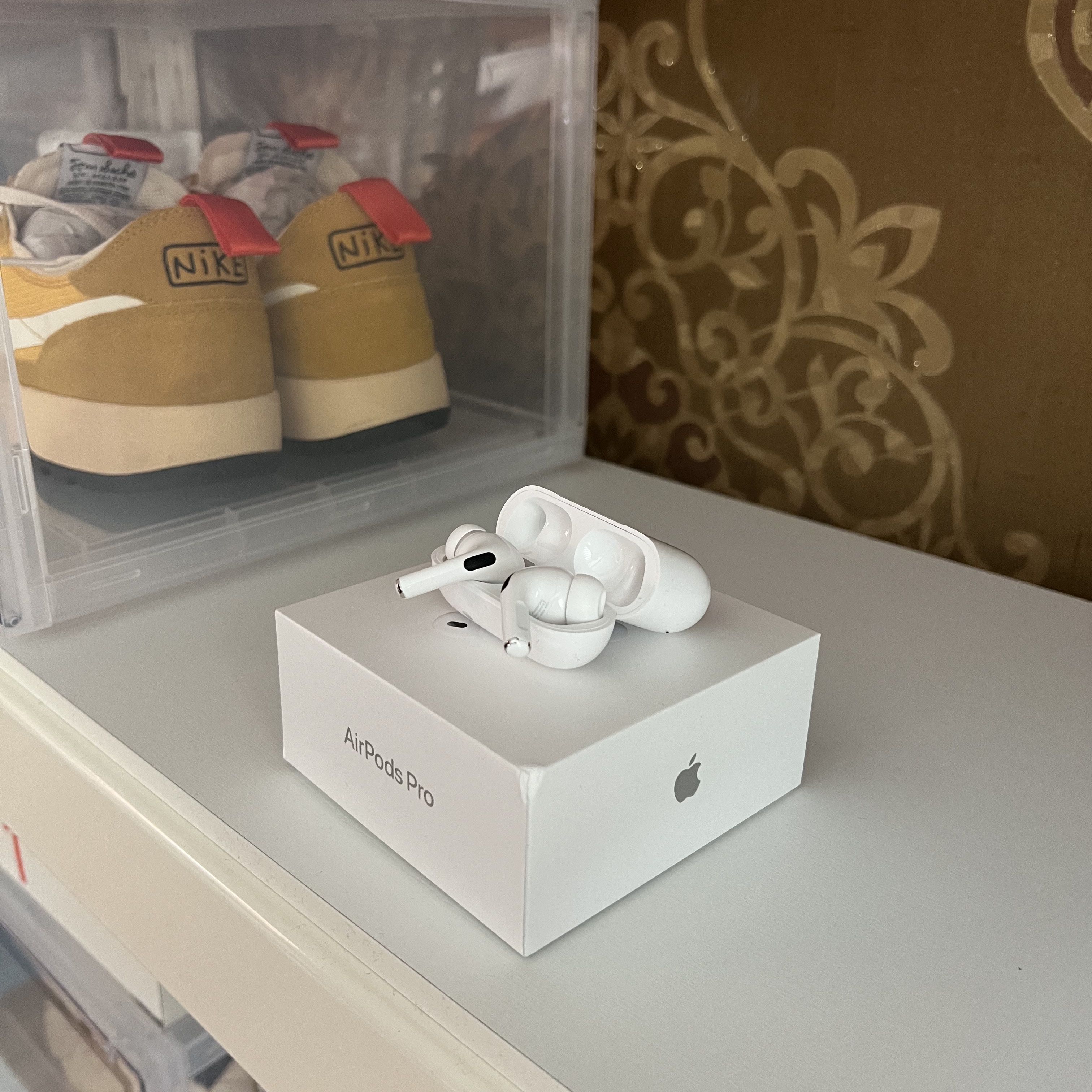 Apple AirPods Pro 2nd Gen (Korean Ver.) 착용 스타일 - 2