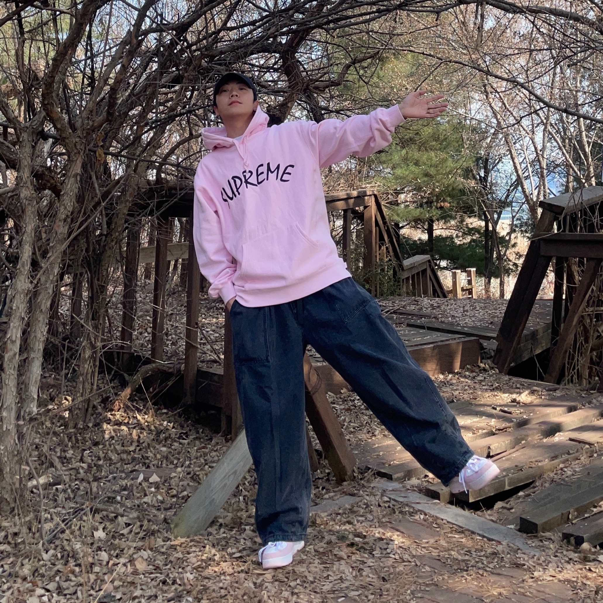 Supreme FTP Arc Hooded Sweatshirt Washed Light Pink - 21SS, Nike Air Force 1 '07 QS Valentine's Day 착용 스타일