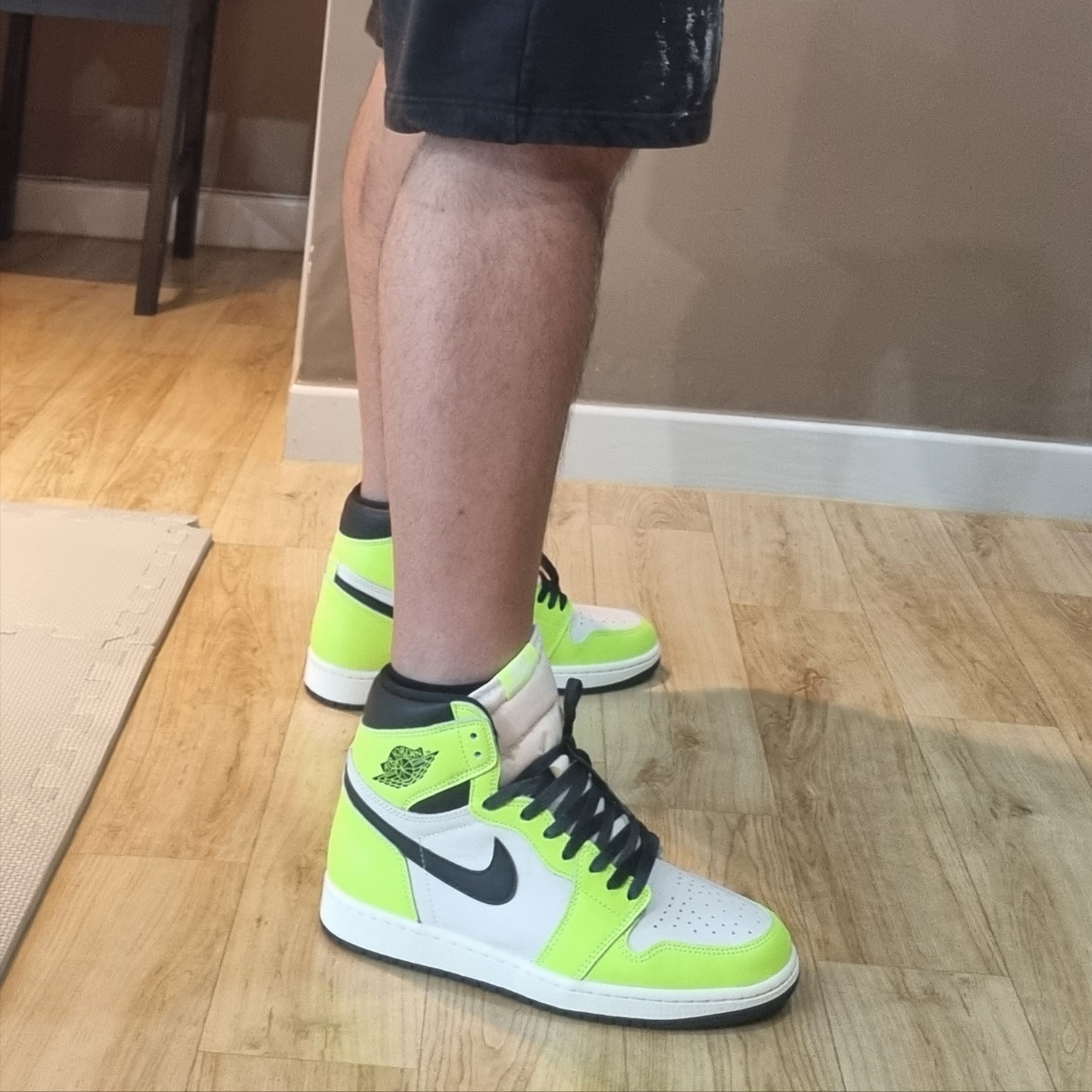 Jordan 1 Retro High OG Volt 착용 스타일