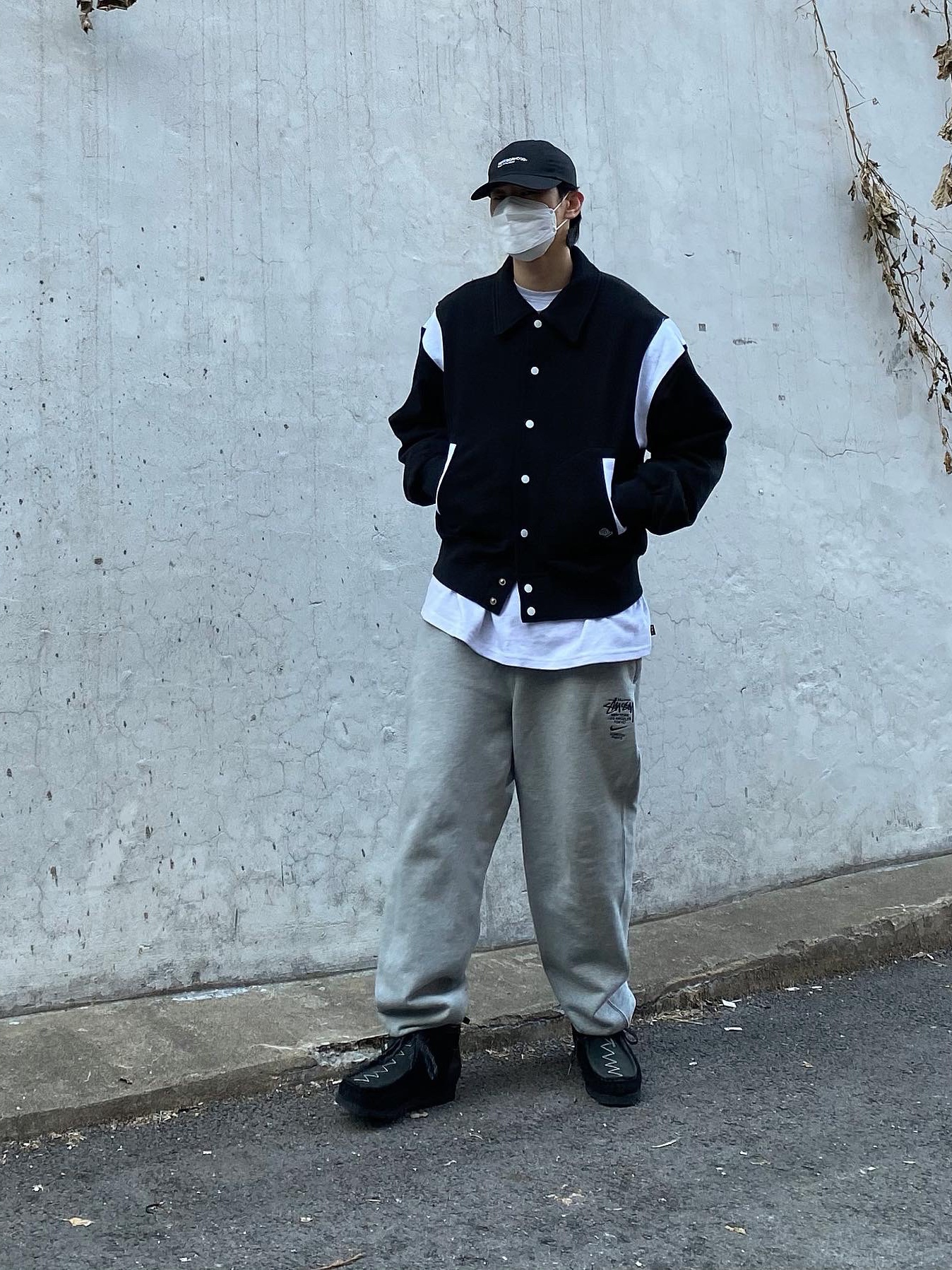 Clarks x Neighborhood Wallabee Boots GTX Black Combi Suede, Nike x Stussy NRG ZR Fleece Pants Heather Grey - US/EU 착용 스타일 - 3