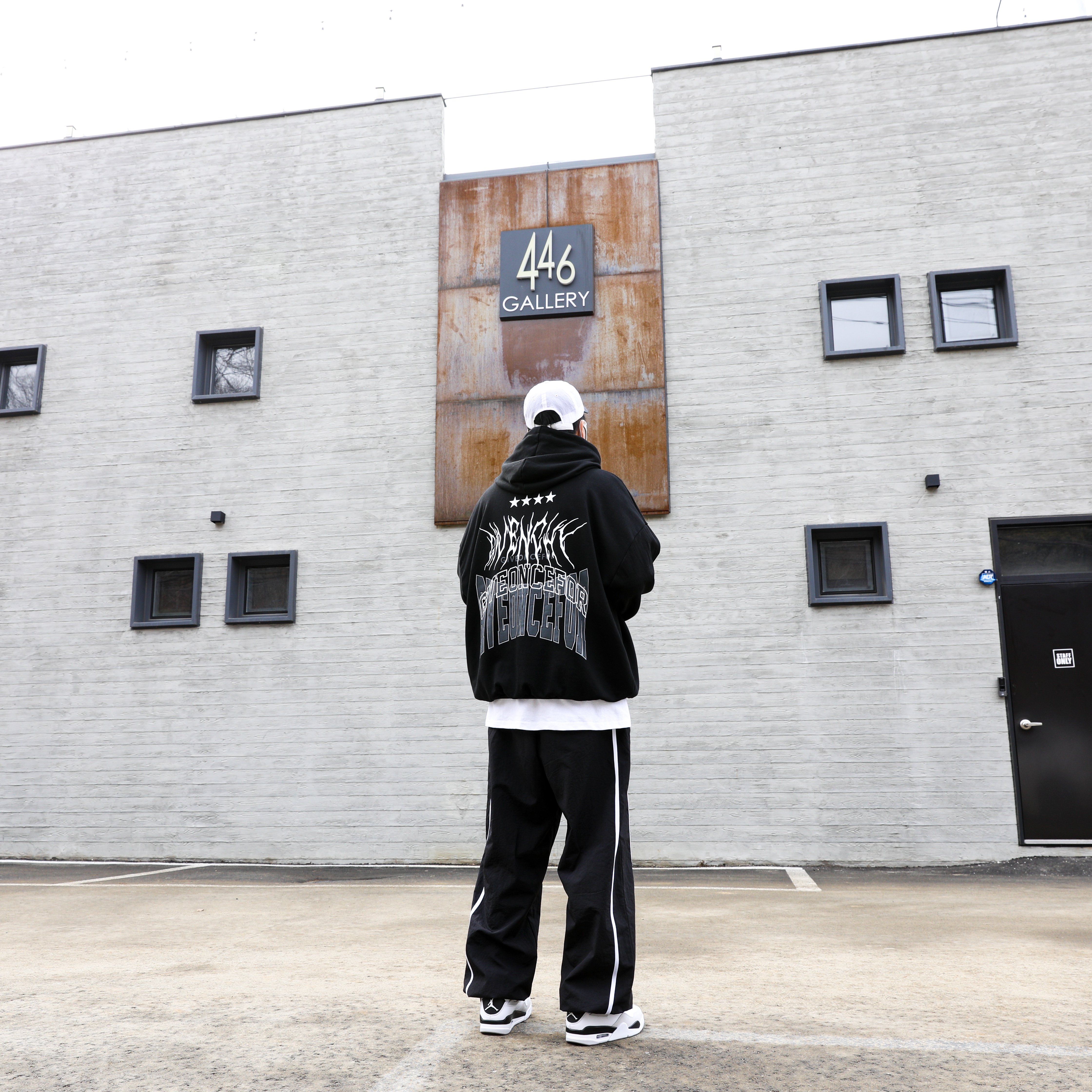 Jordan 4 Retro White and Black 착용 스타일 - 2