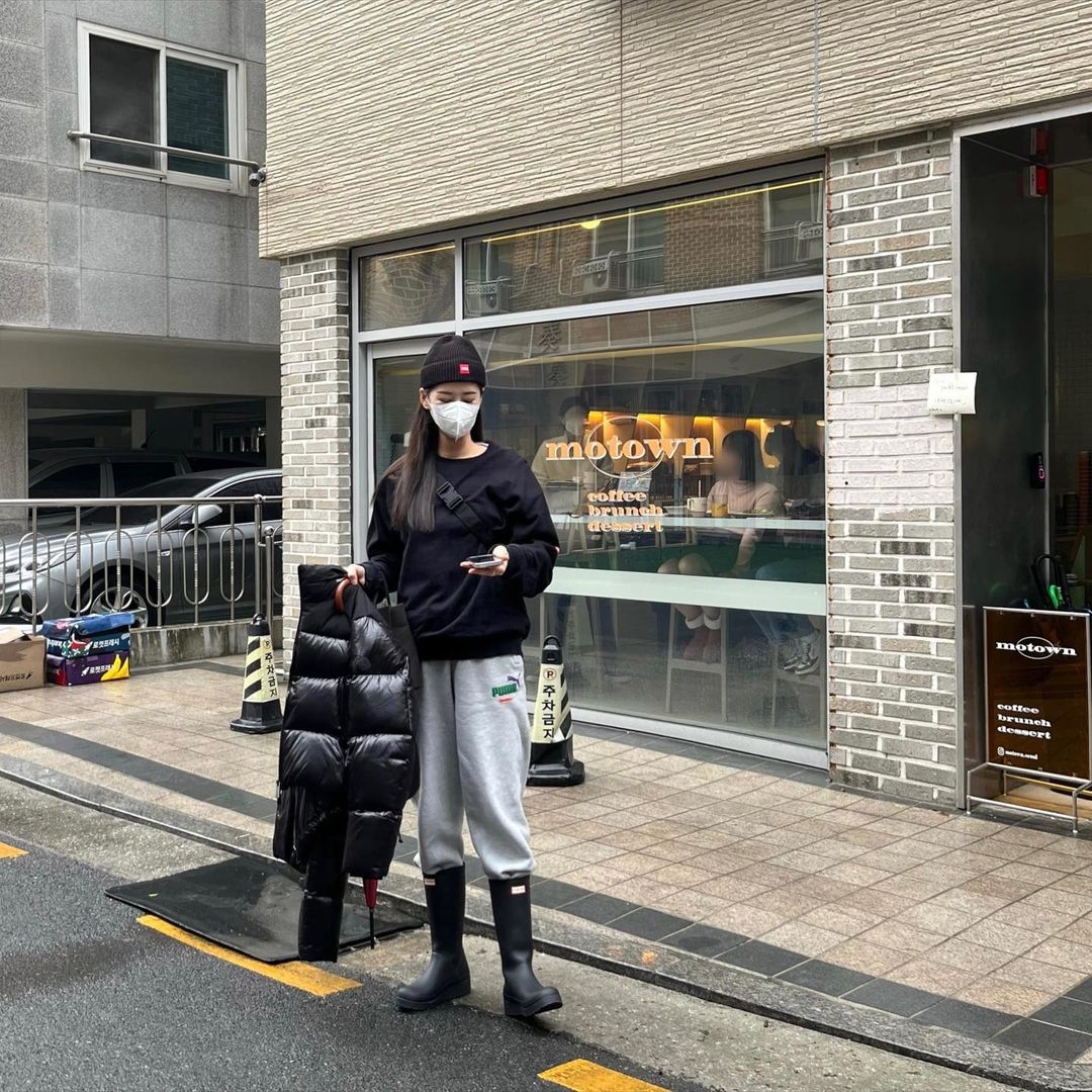 Hunter Women OriginalPlay Tall Rainboots Black 착용 스타일