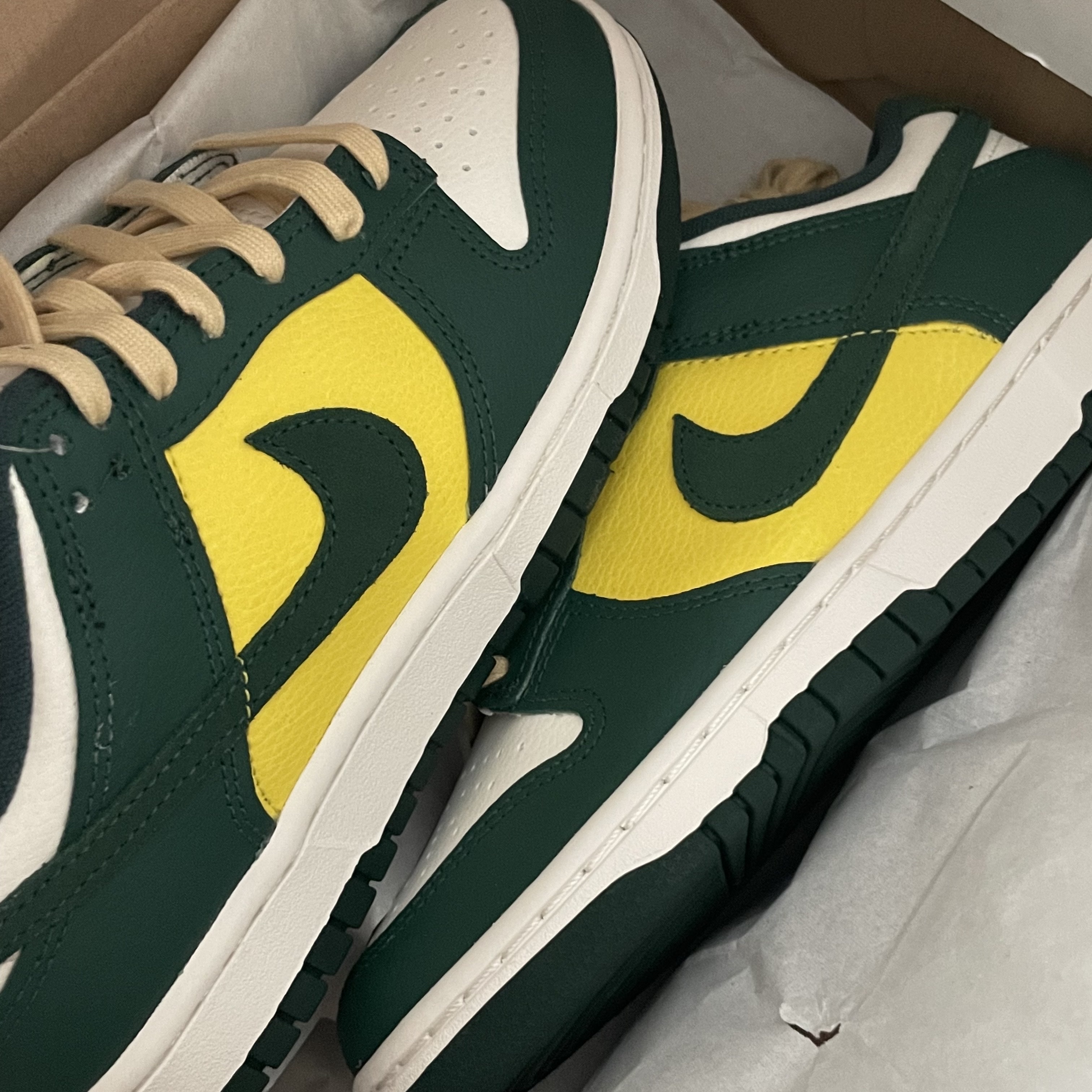 (W) Nike Dunk Low SE Opti Noble Green 착용 스타일 - 3