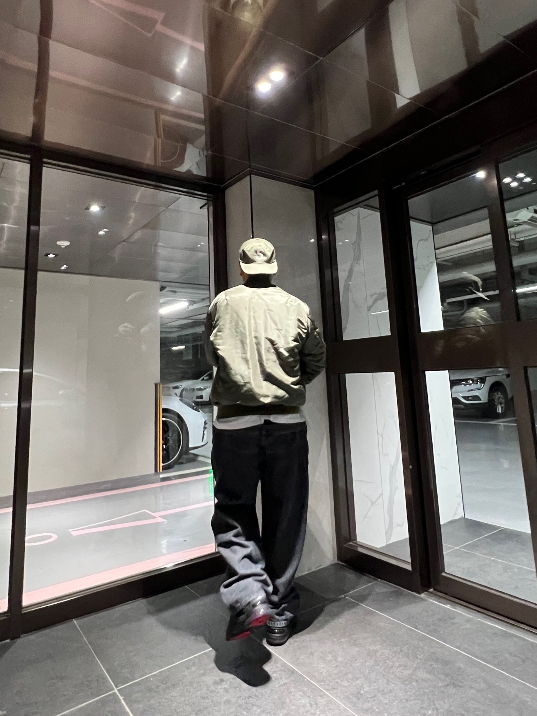 Nike x Stussy Air Penny II Vivid Green and Black 착용 스타일 - 1