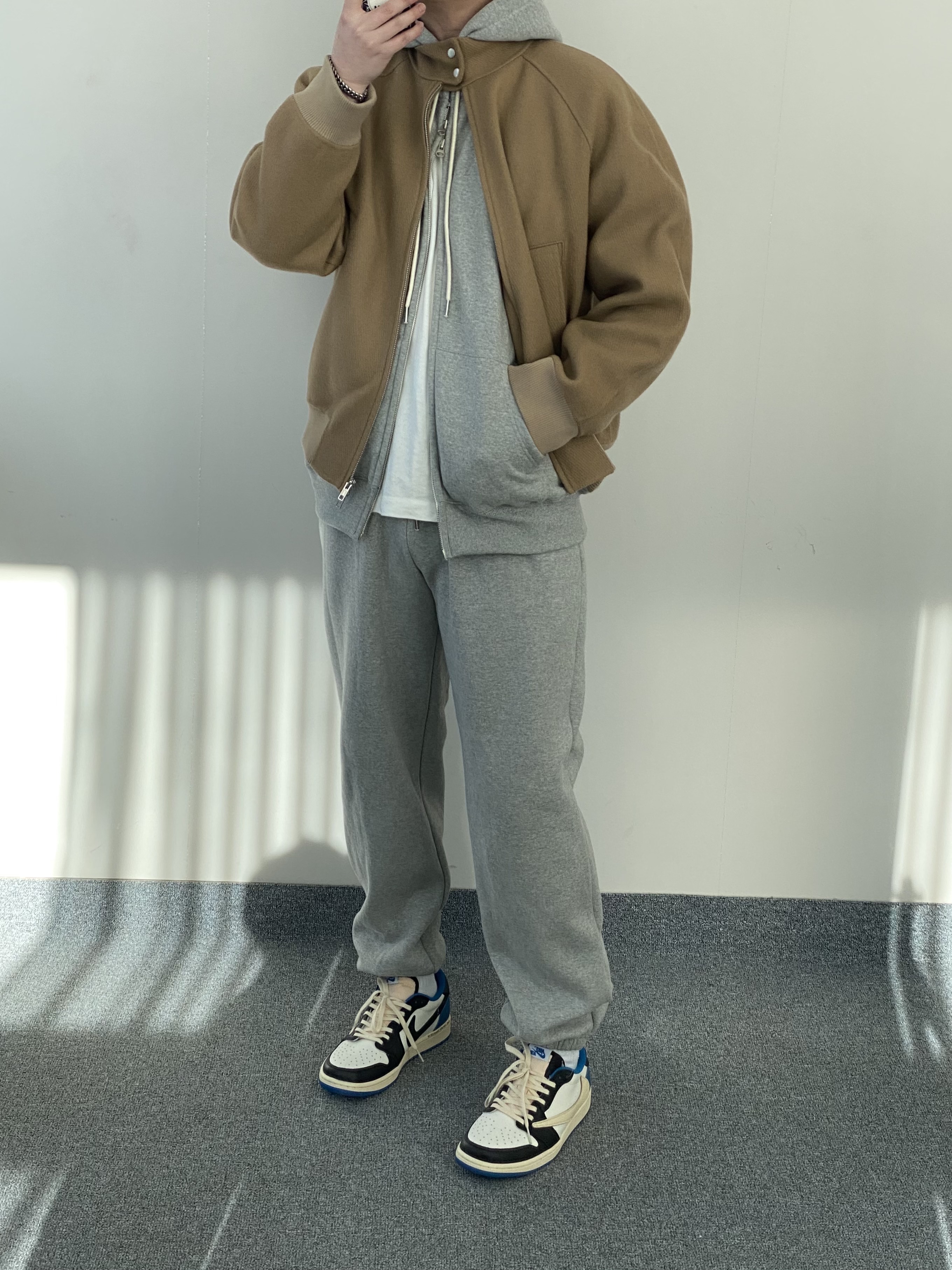 Jordan 1 x Travis Scott x Fragment Retro Low OG SP Military Blue 착용 스타일