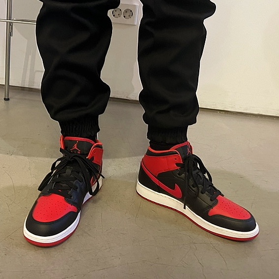 (GS) Jordan 1 Mid Black Fire Red 착용 스타일 - 1