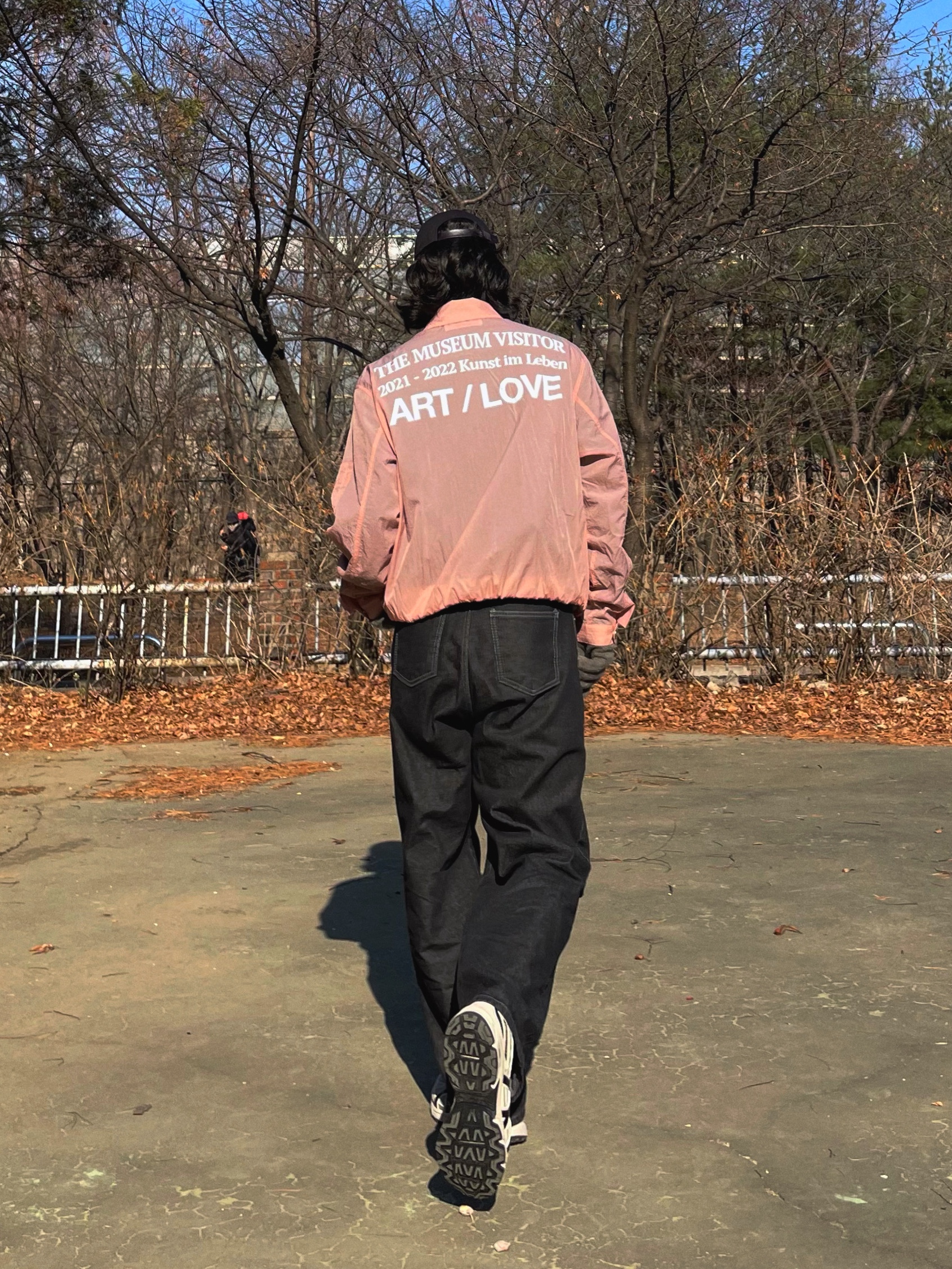 The Museum Visitor Art Love Curved Zipper Windbreaker Pink, Asics Gel-Venture 6 Feather Grey Black 착용 스타일 - 3