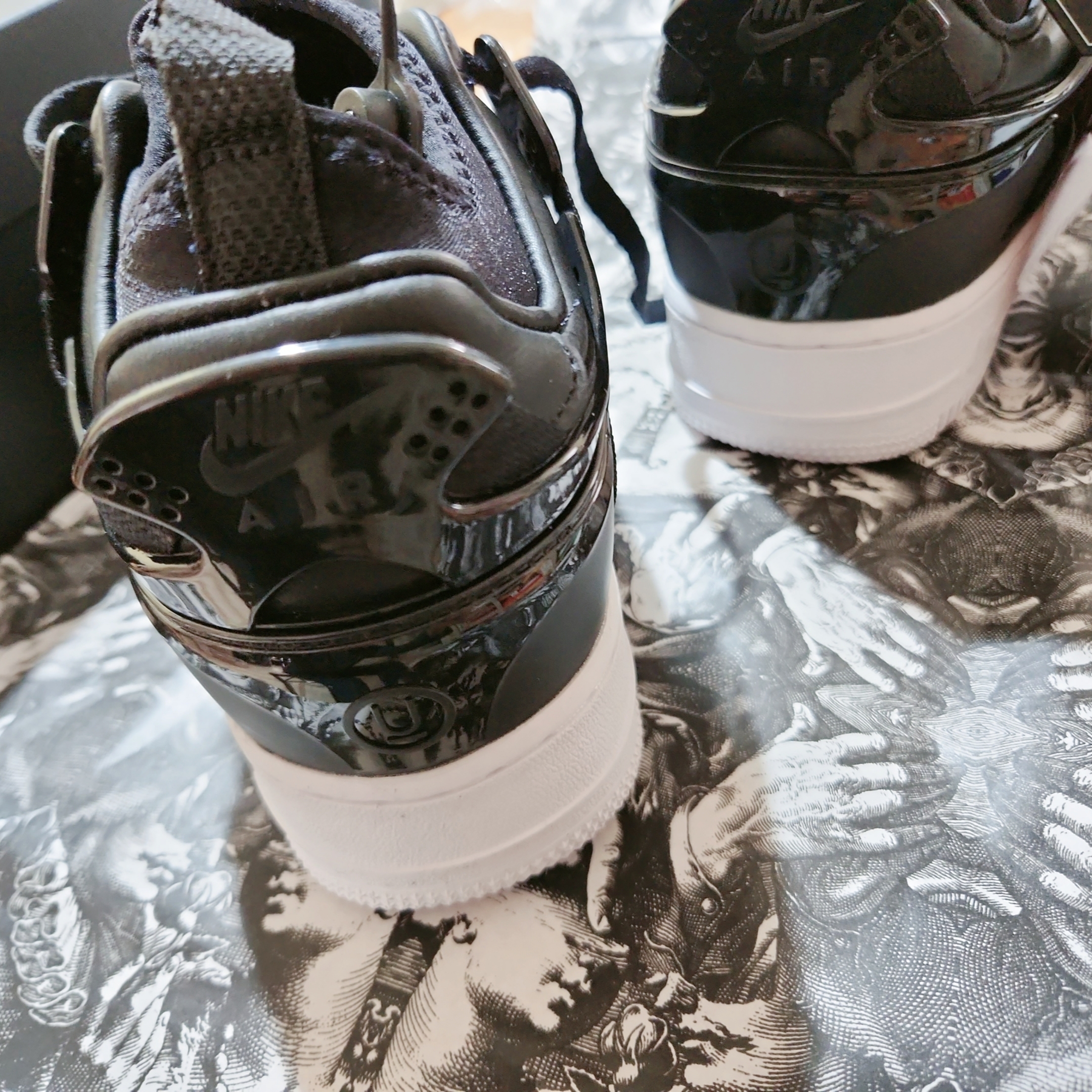 Nike x Undercover Air Force 1 Low SP Black 착용 스타일 - 3